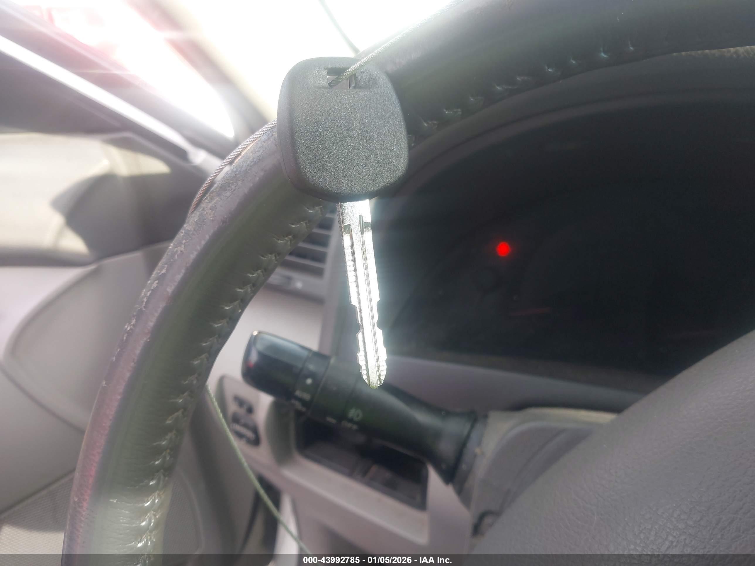 TOYOTA CAMRY image 11