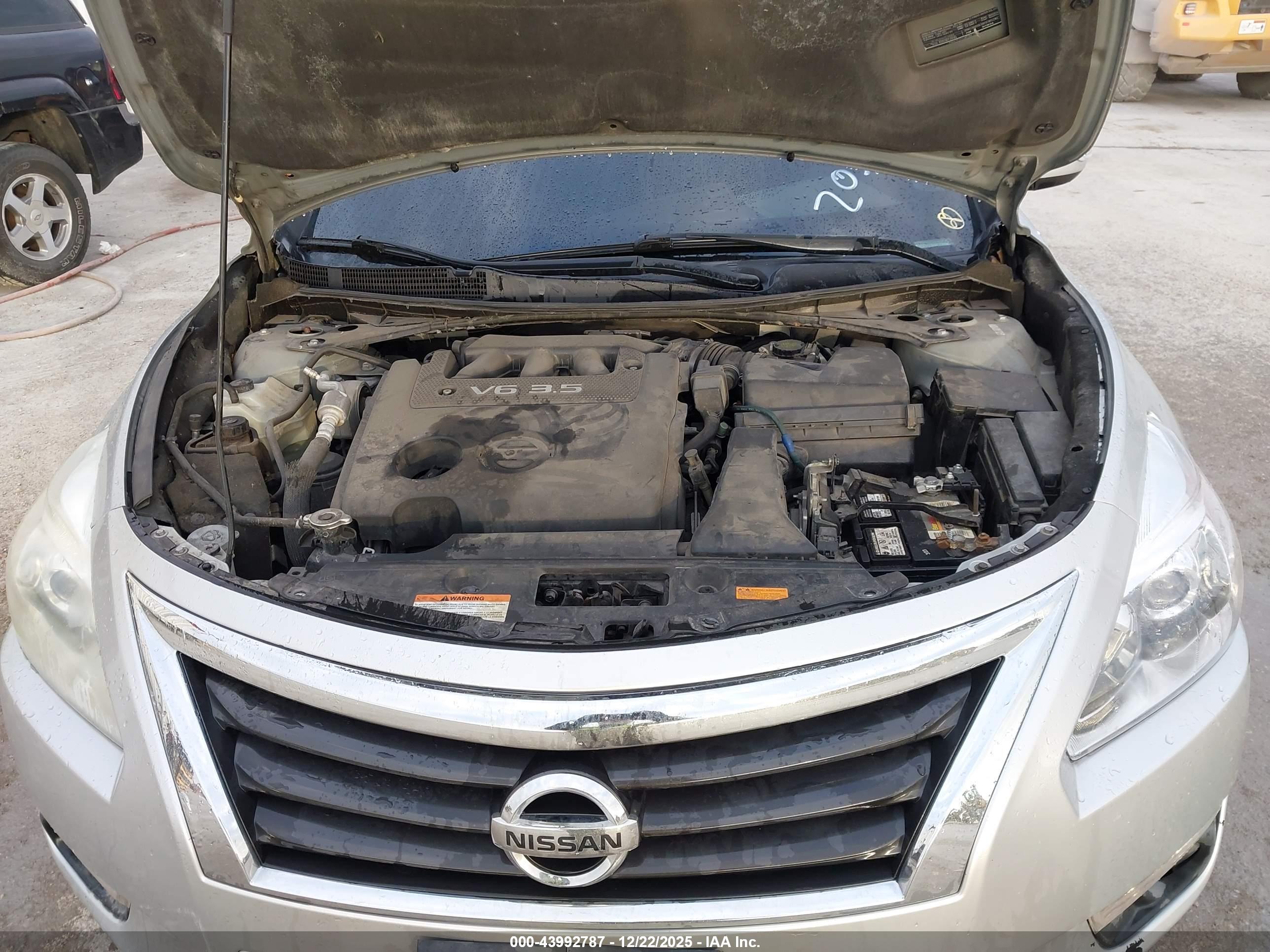 NISSAN ALTIMA image 10