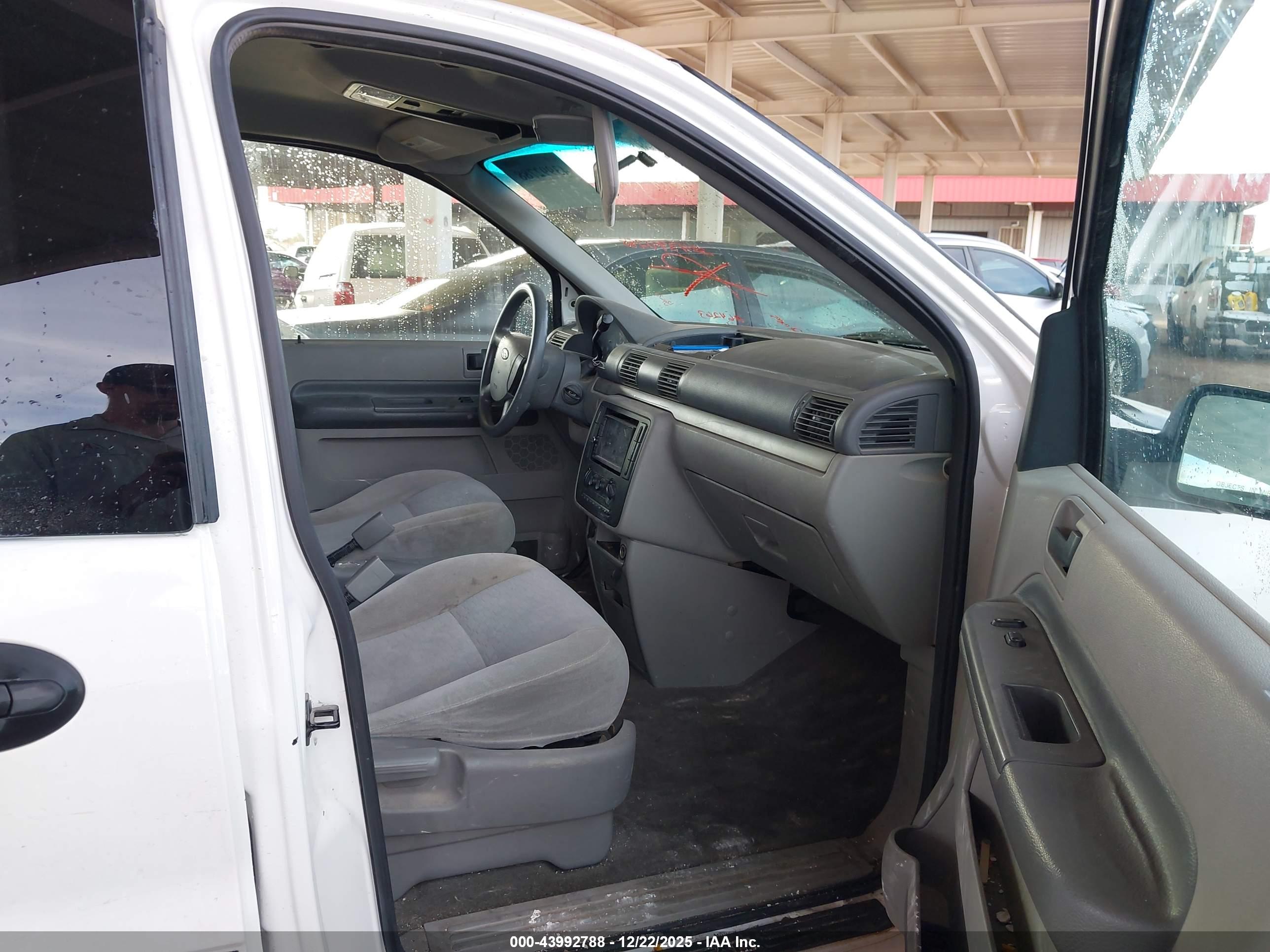 FORD FREESTAR image 5