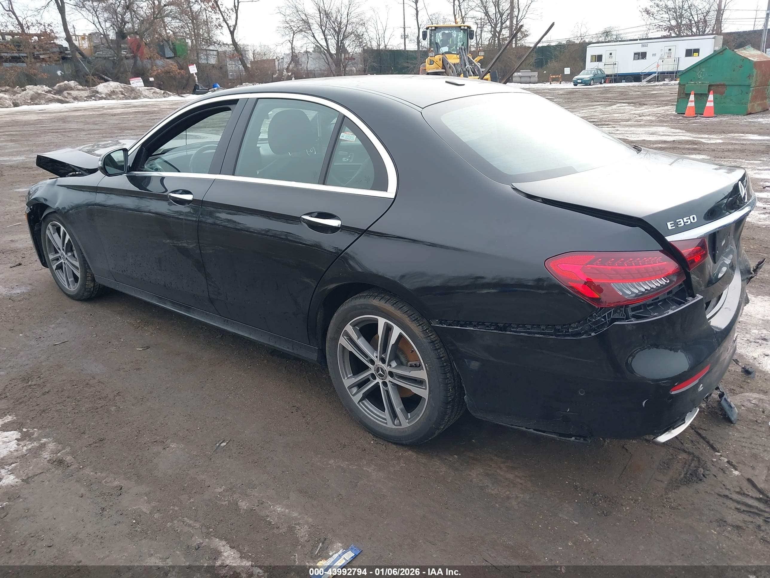 MERCEDES-BENZ E image 3