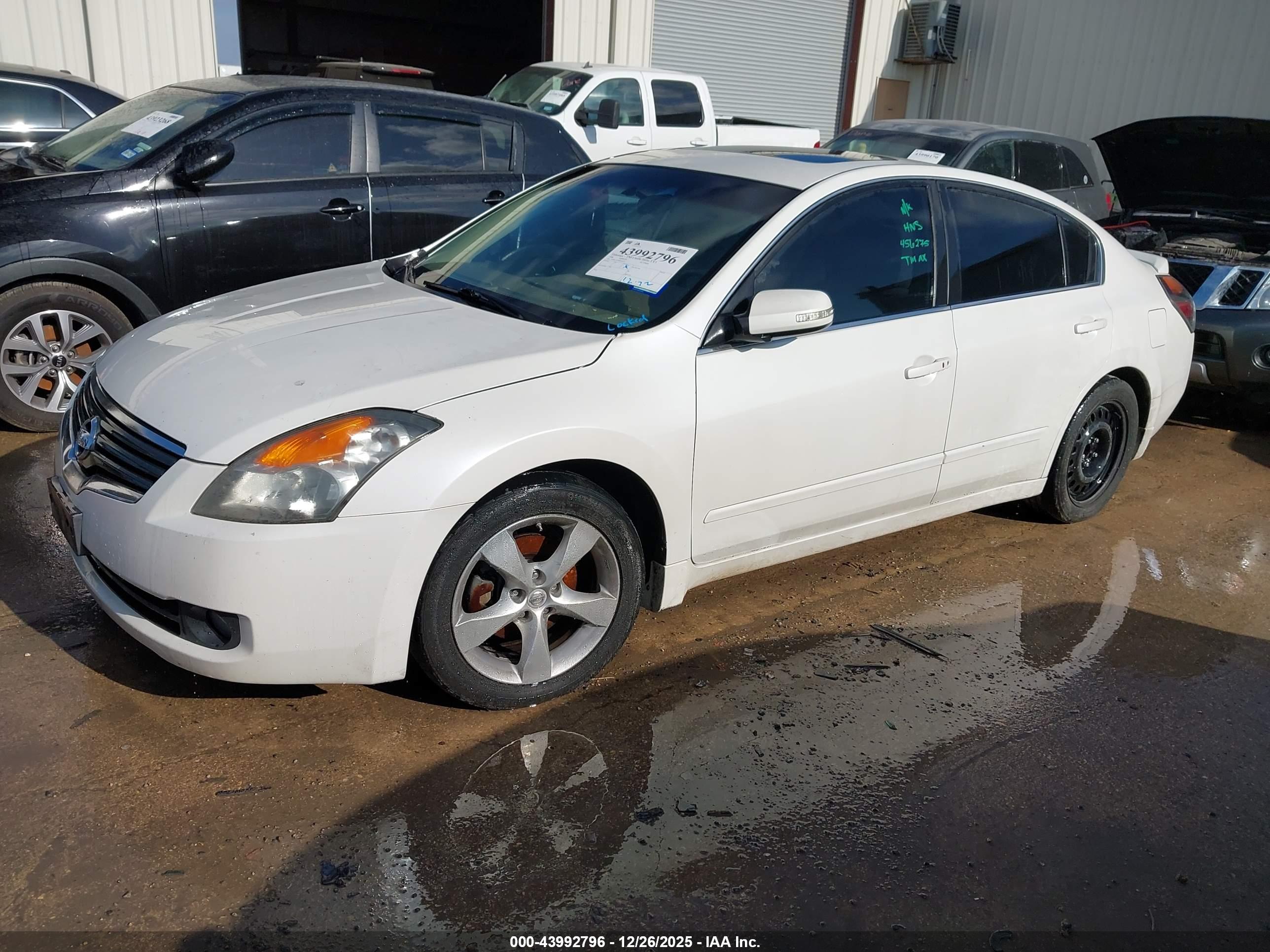 NISSAN ALTIMA image 2