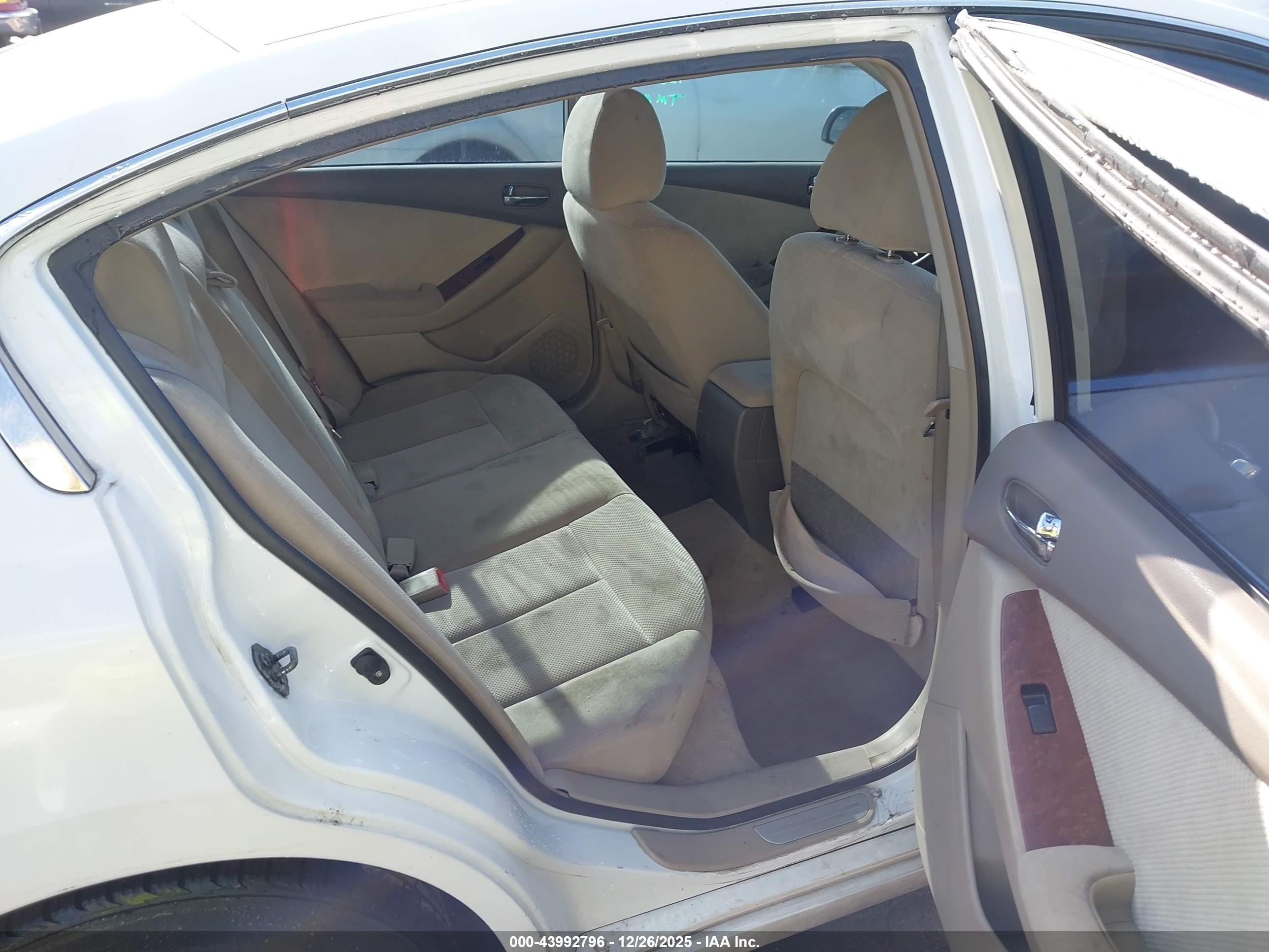 NISSAN ALTIMA image 8