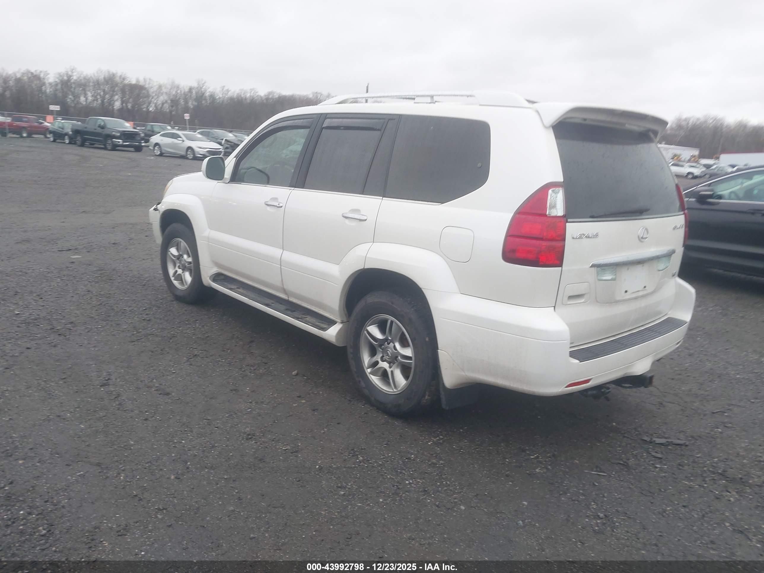 LEXUS GX image 3
