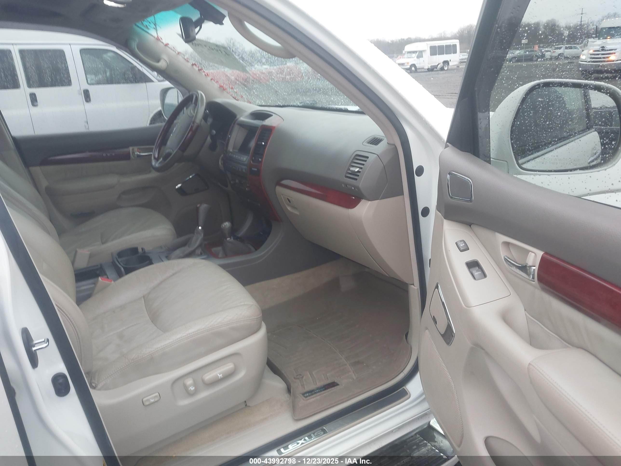 LEXUS GX image 5