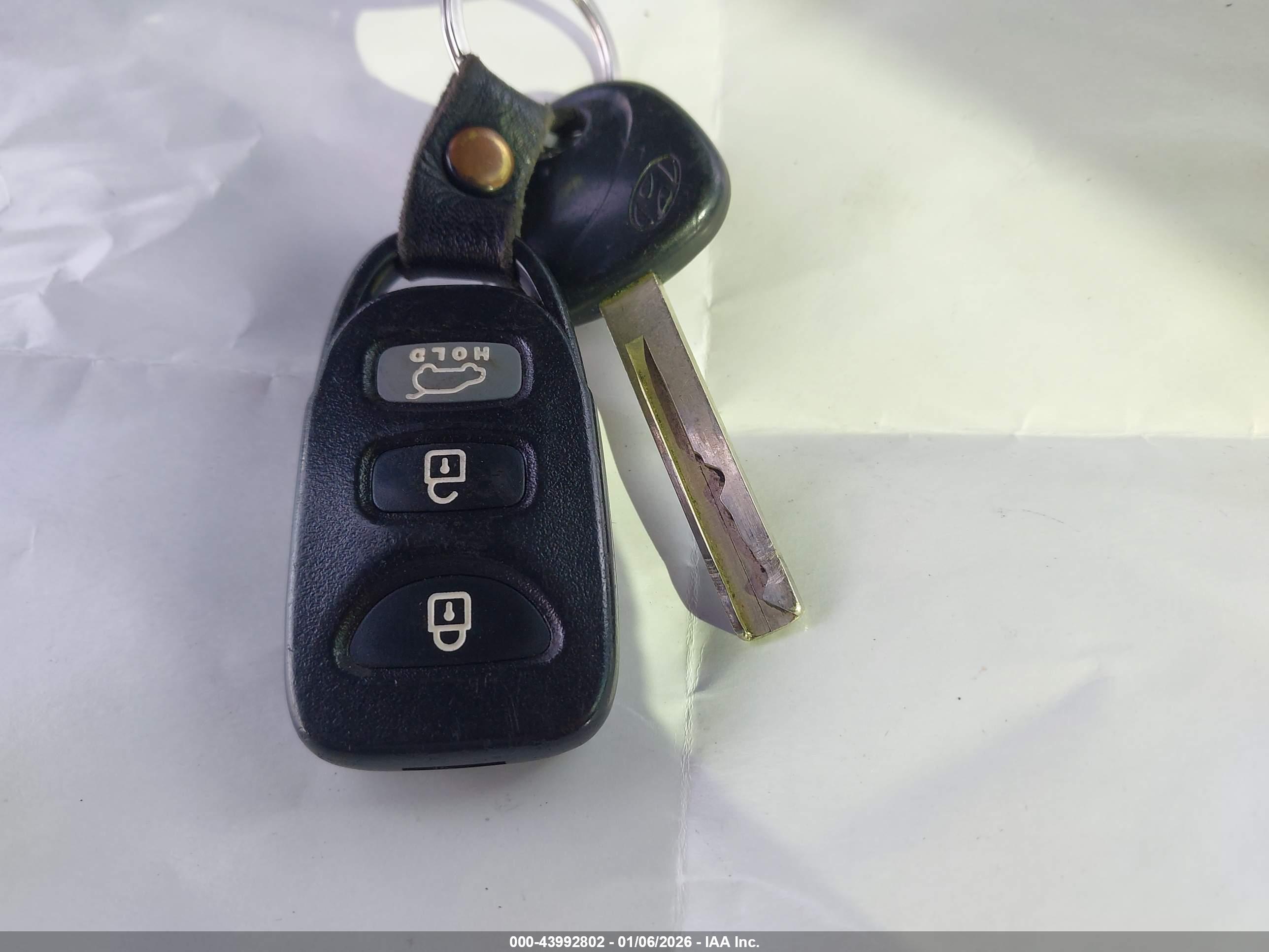 HYUNDAI ELANTRA image 11