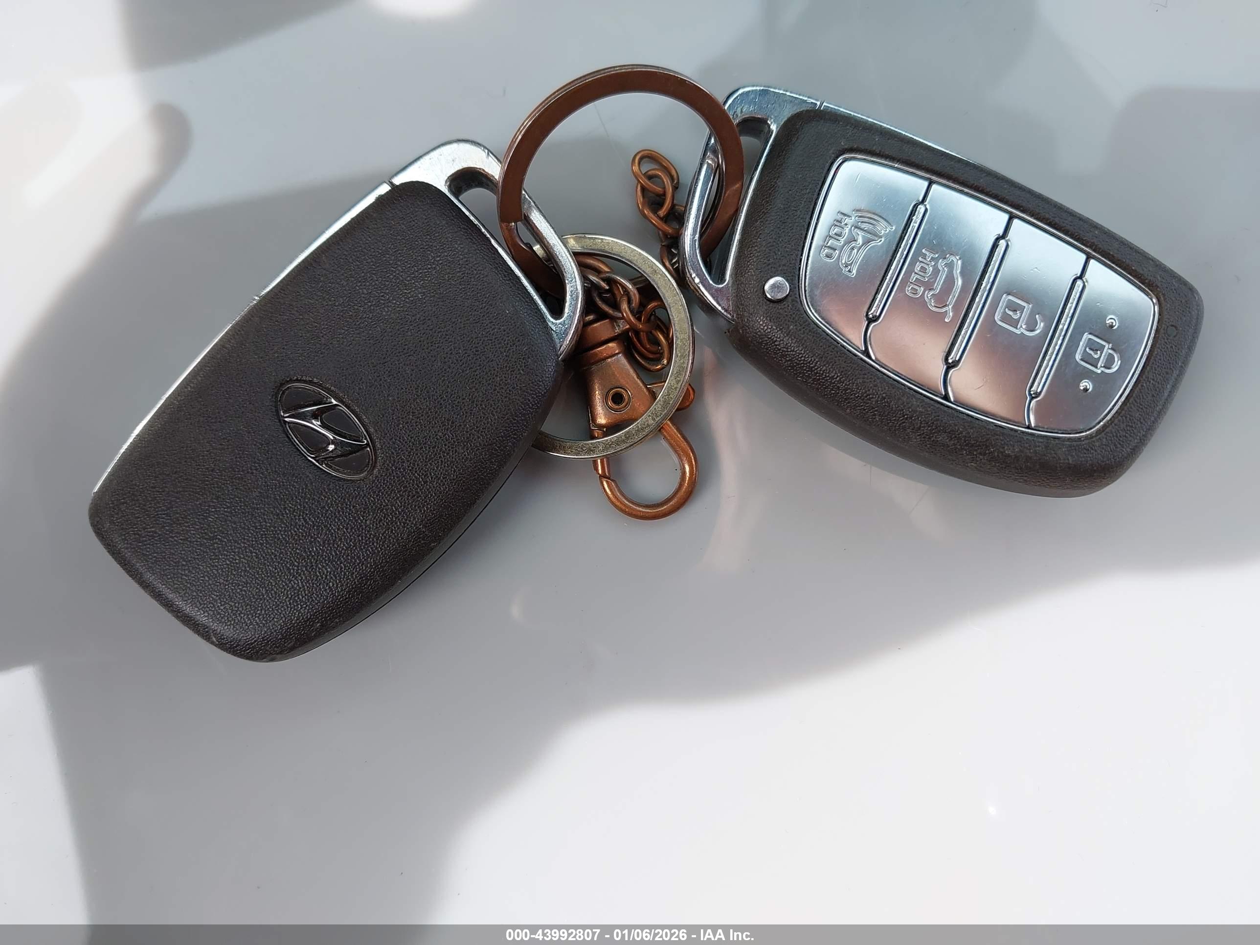 HYUNDAI TUCSON image 11
