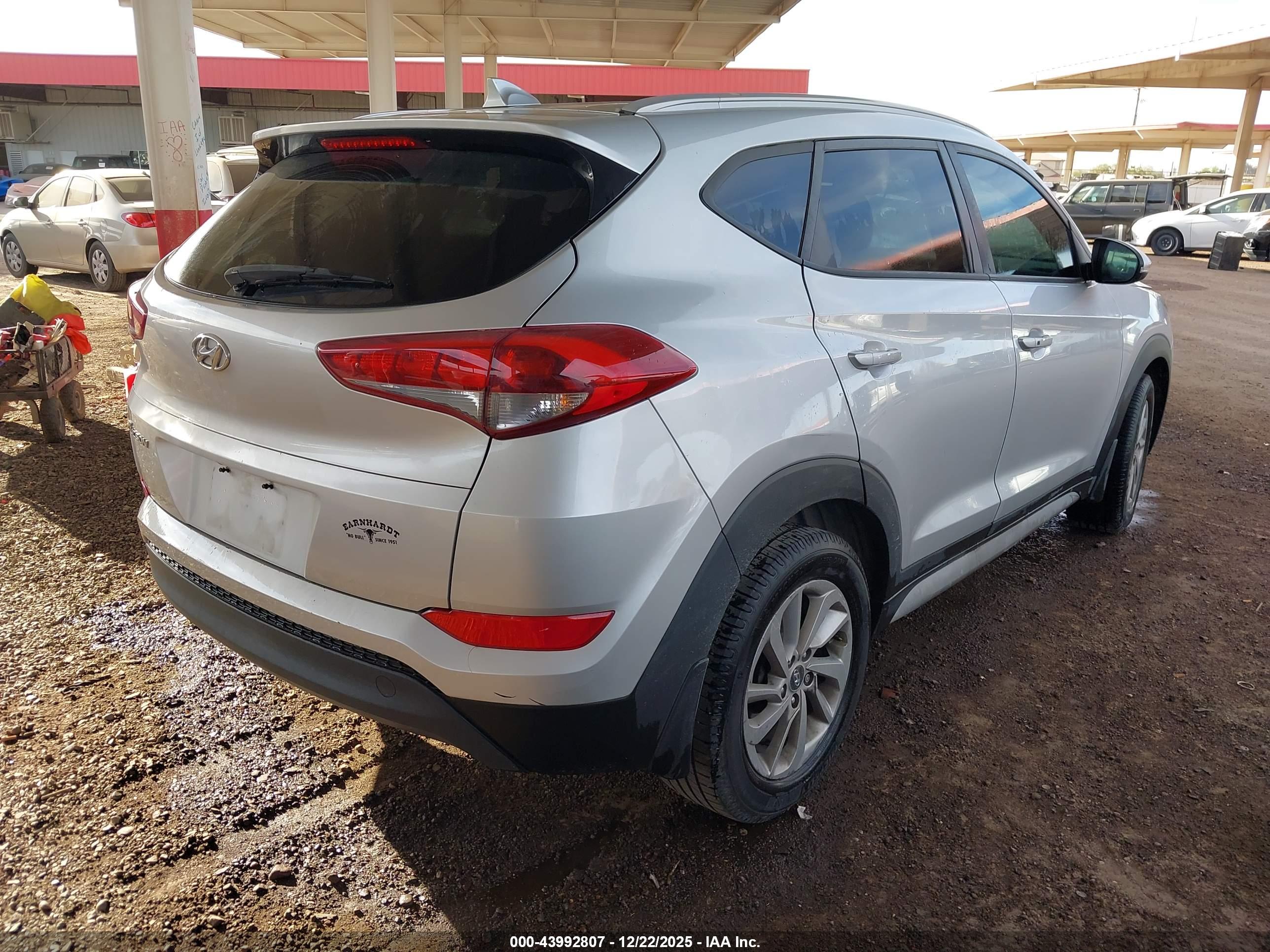 HYUNDAI TUCSON image 4