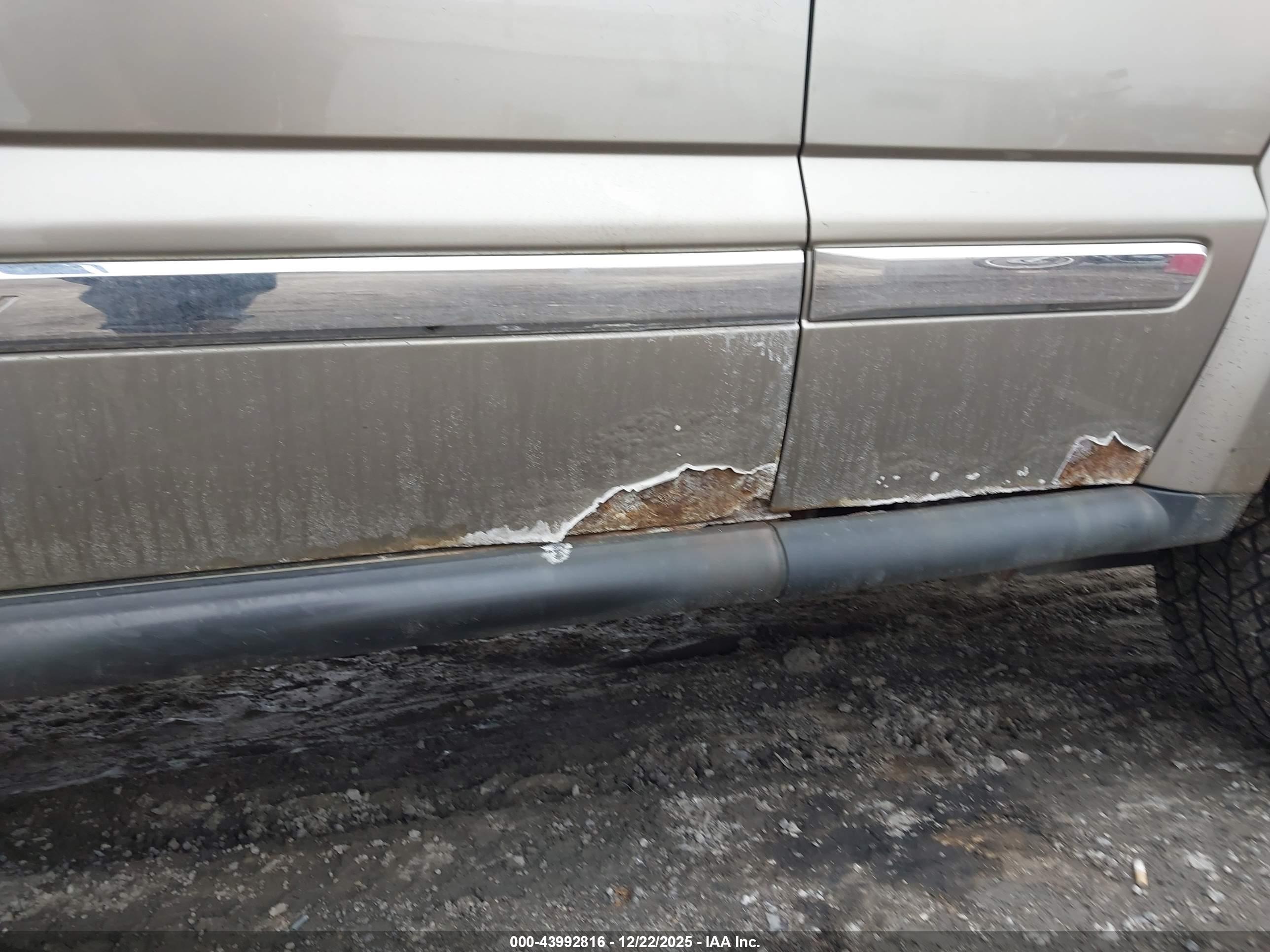 JEEP LIBERTY image 6