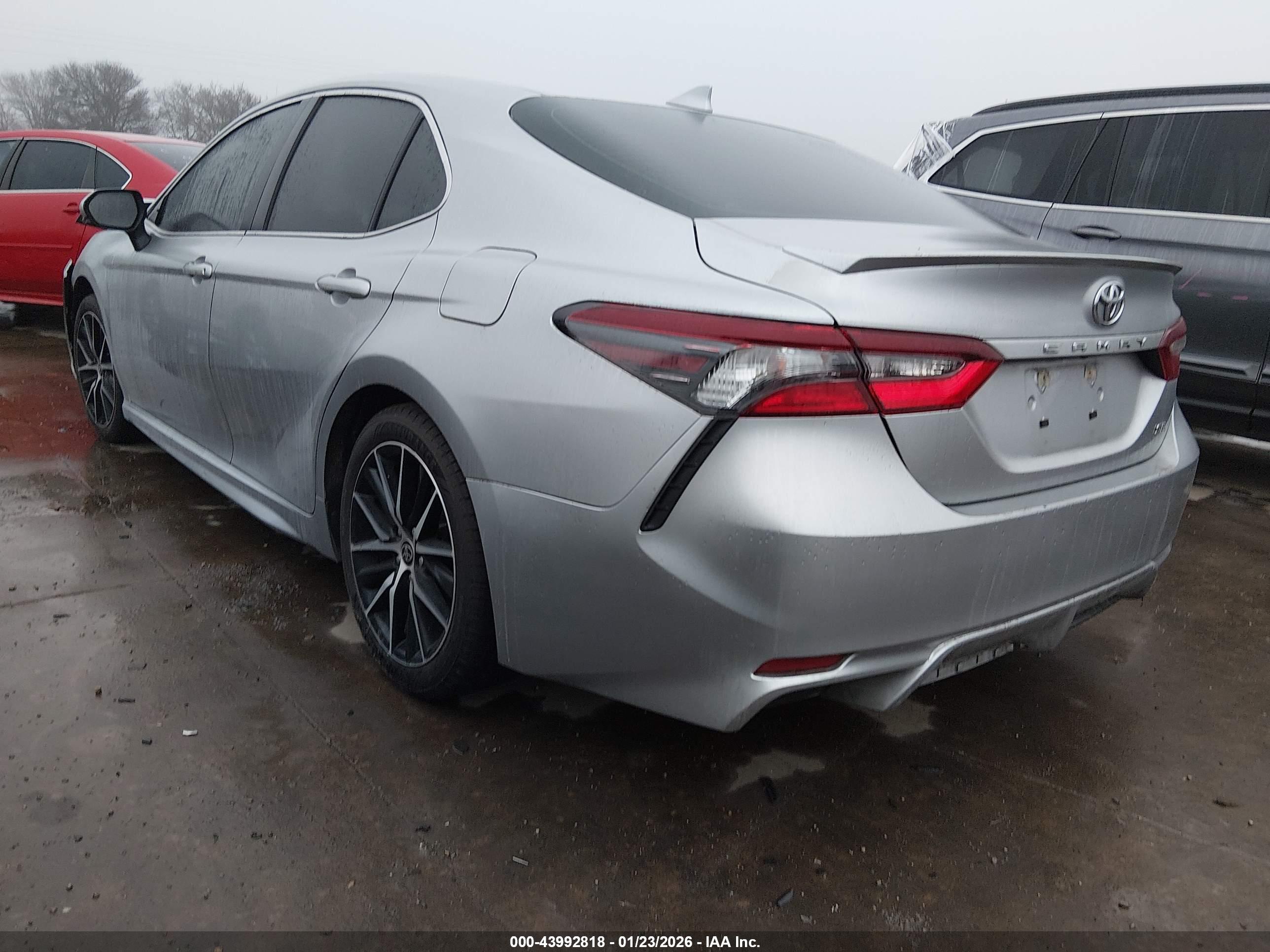 TOYOTA CAMRY image 3