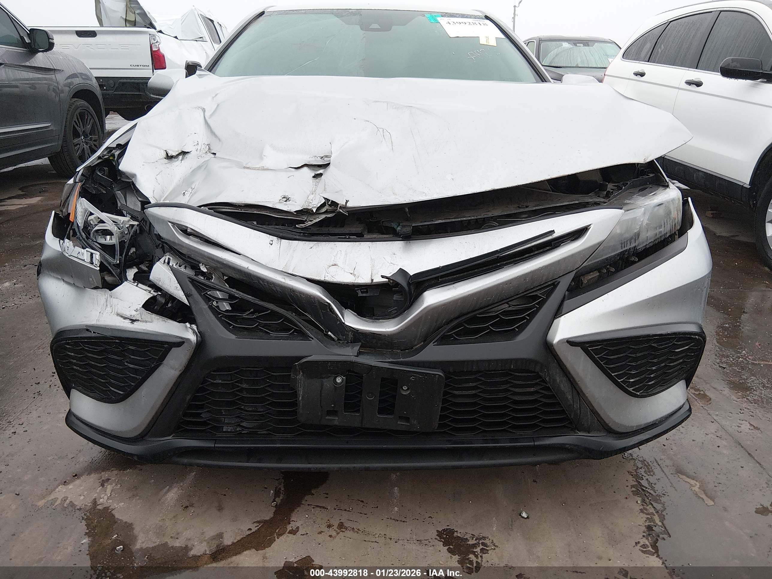 TOYOTA CAMRY image 6