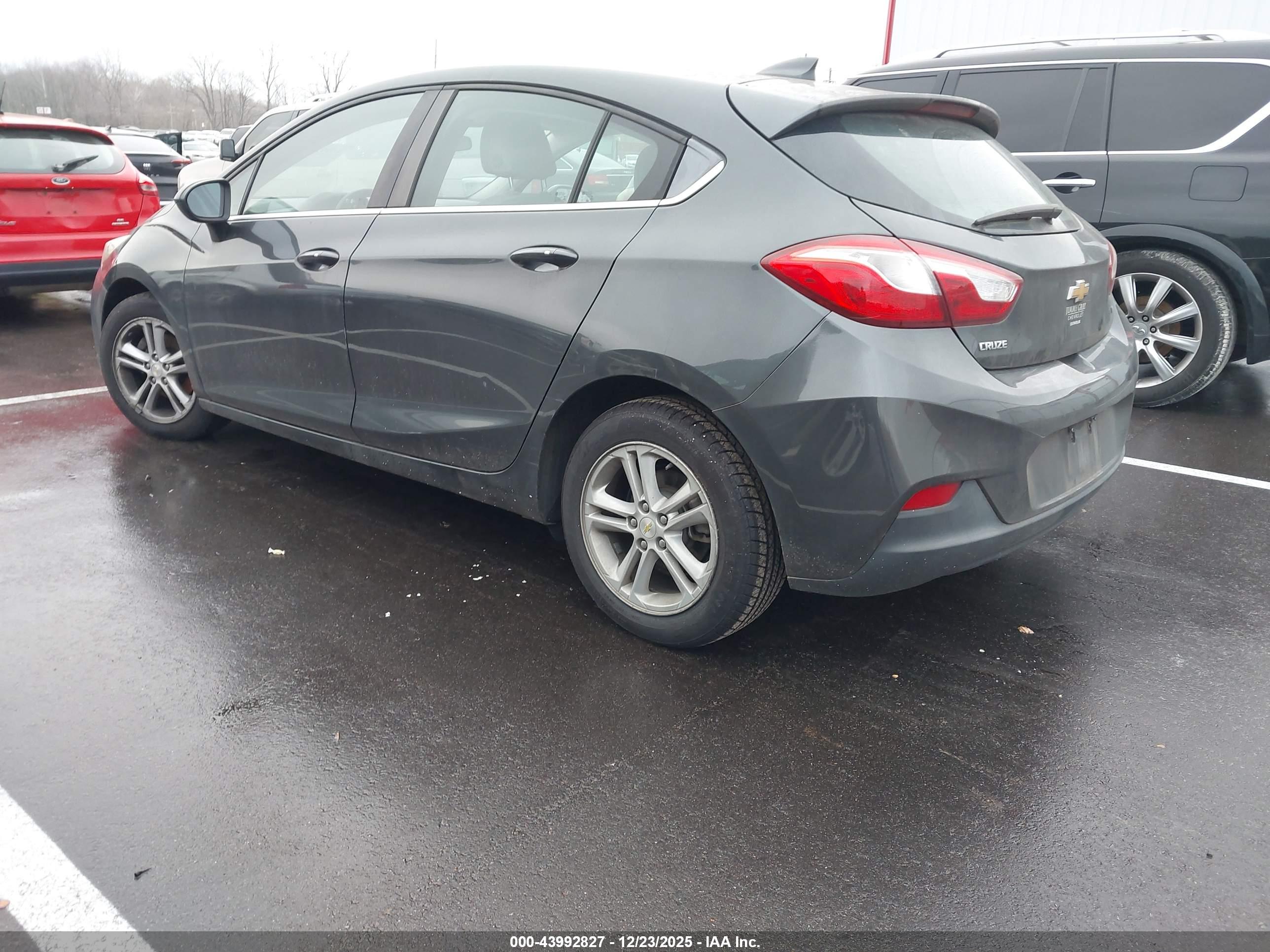 CHEVROLET CRUZE image 3