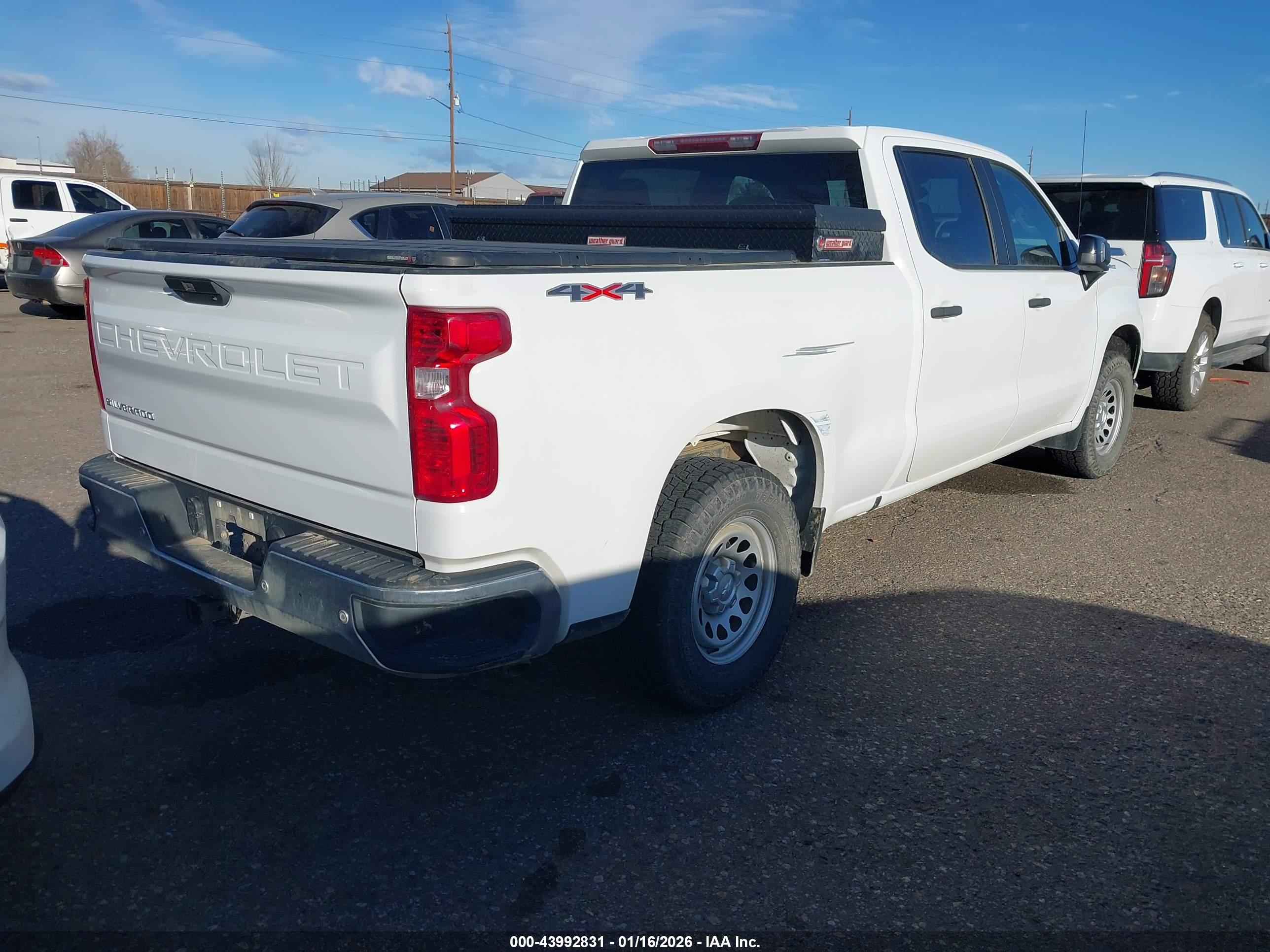 CHEVROLET SILVERADO image 4
