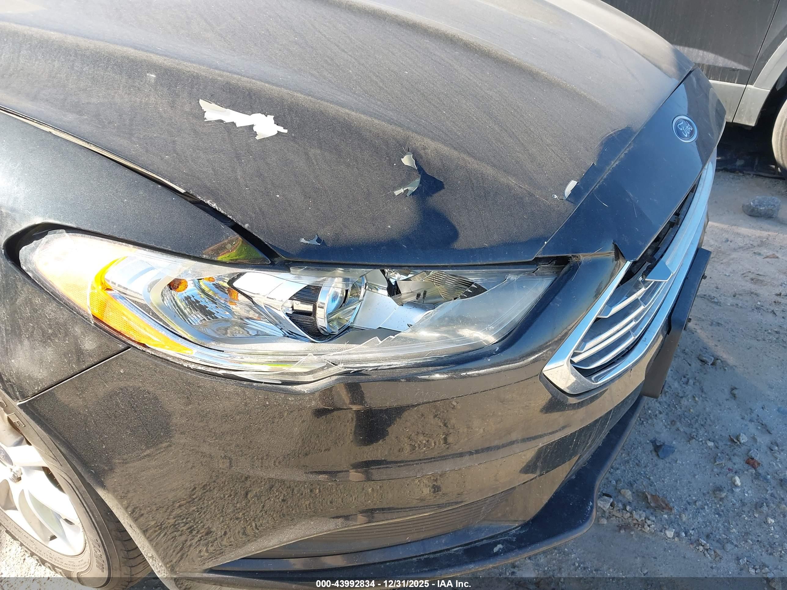 FORD FUSION image 6