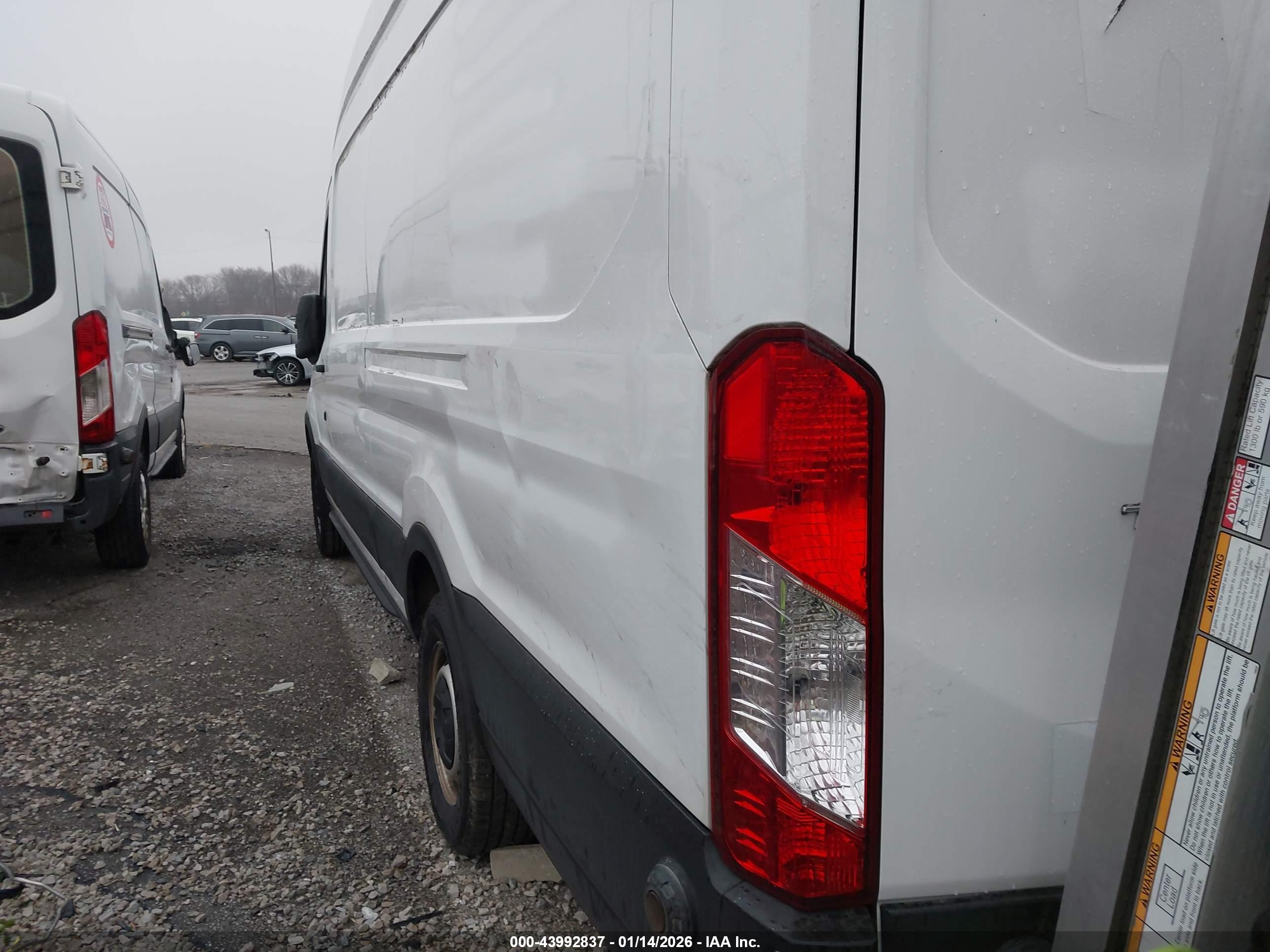 FORD TRANSIT-350 image 3