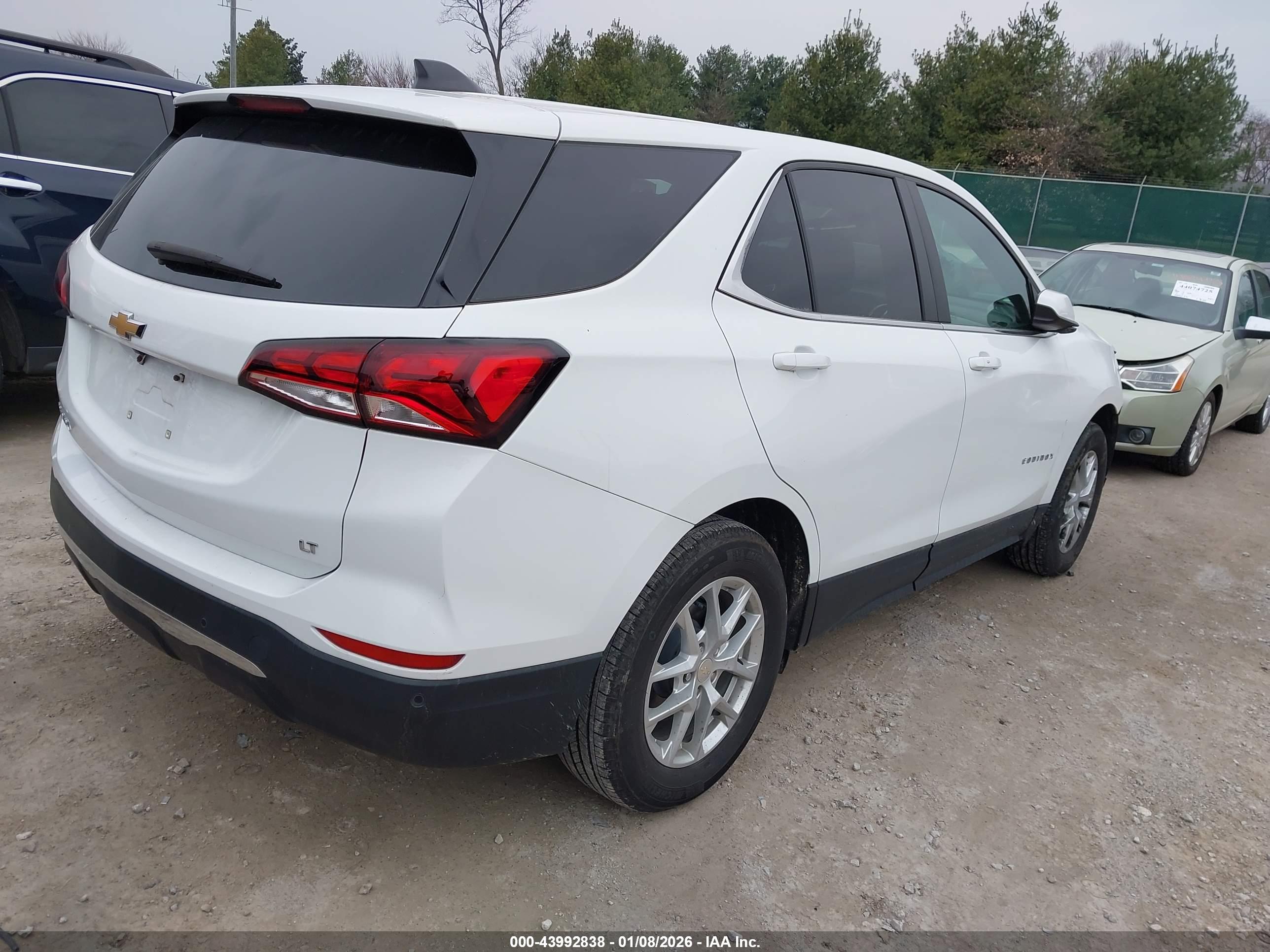 CHEVROLET EQUINOX image 4