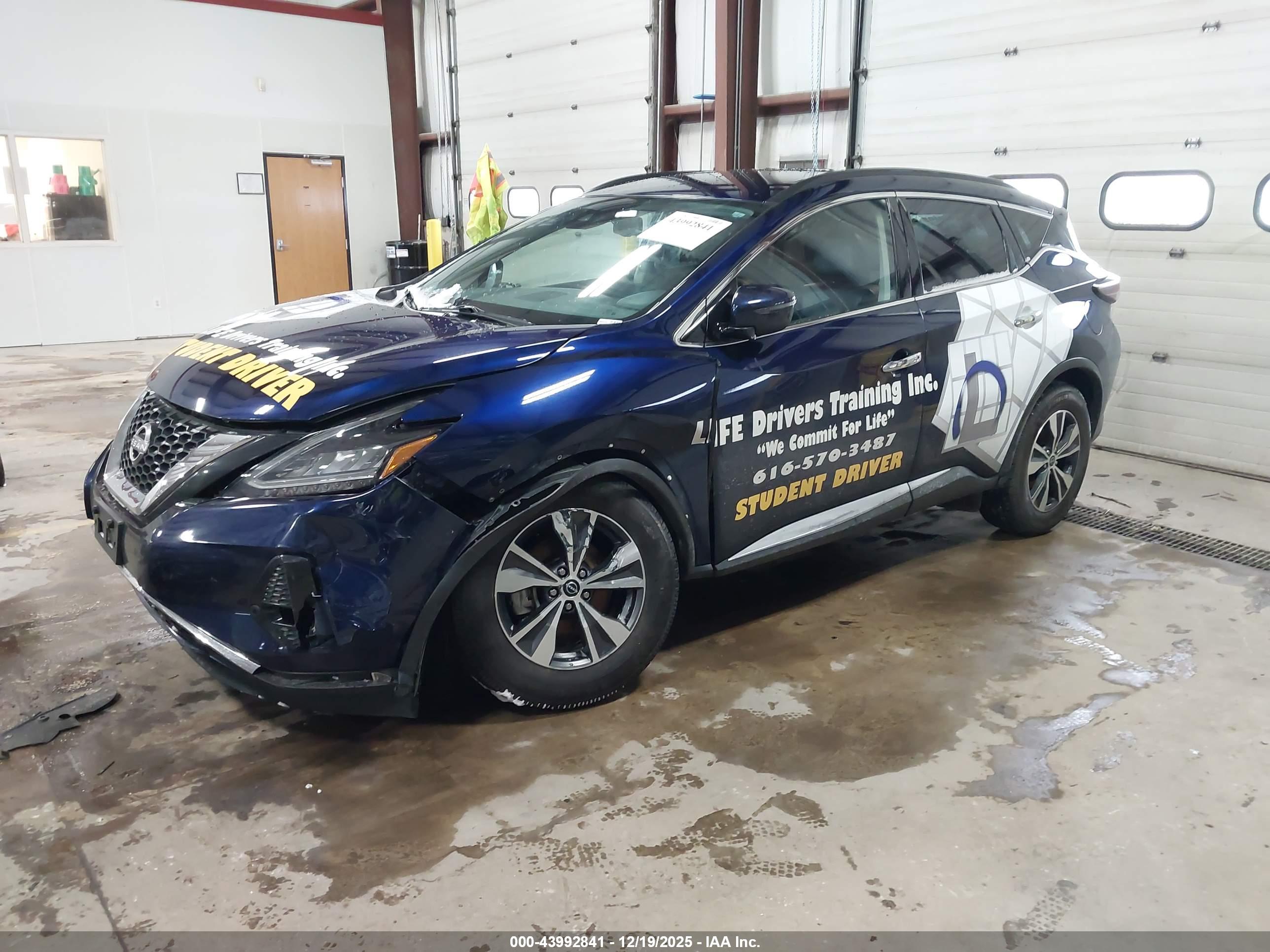 NISSAN MURANO image 2