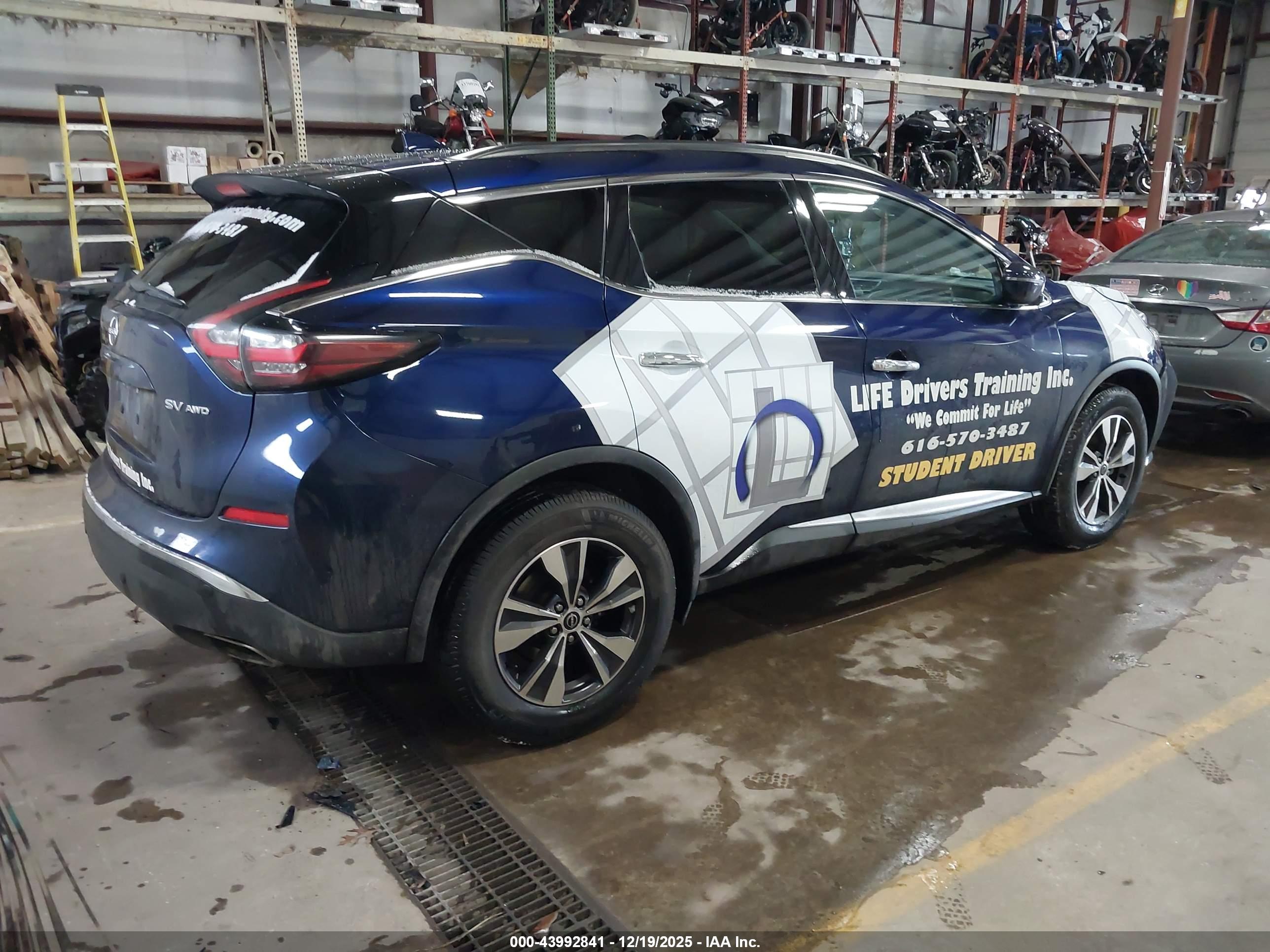 NISSAN MURANO image 4