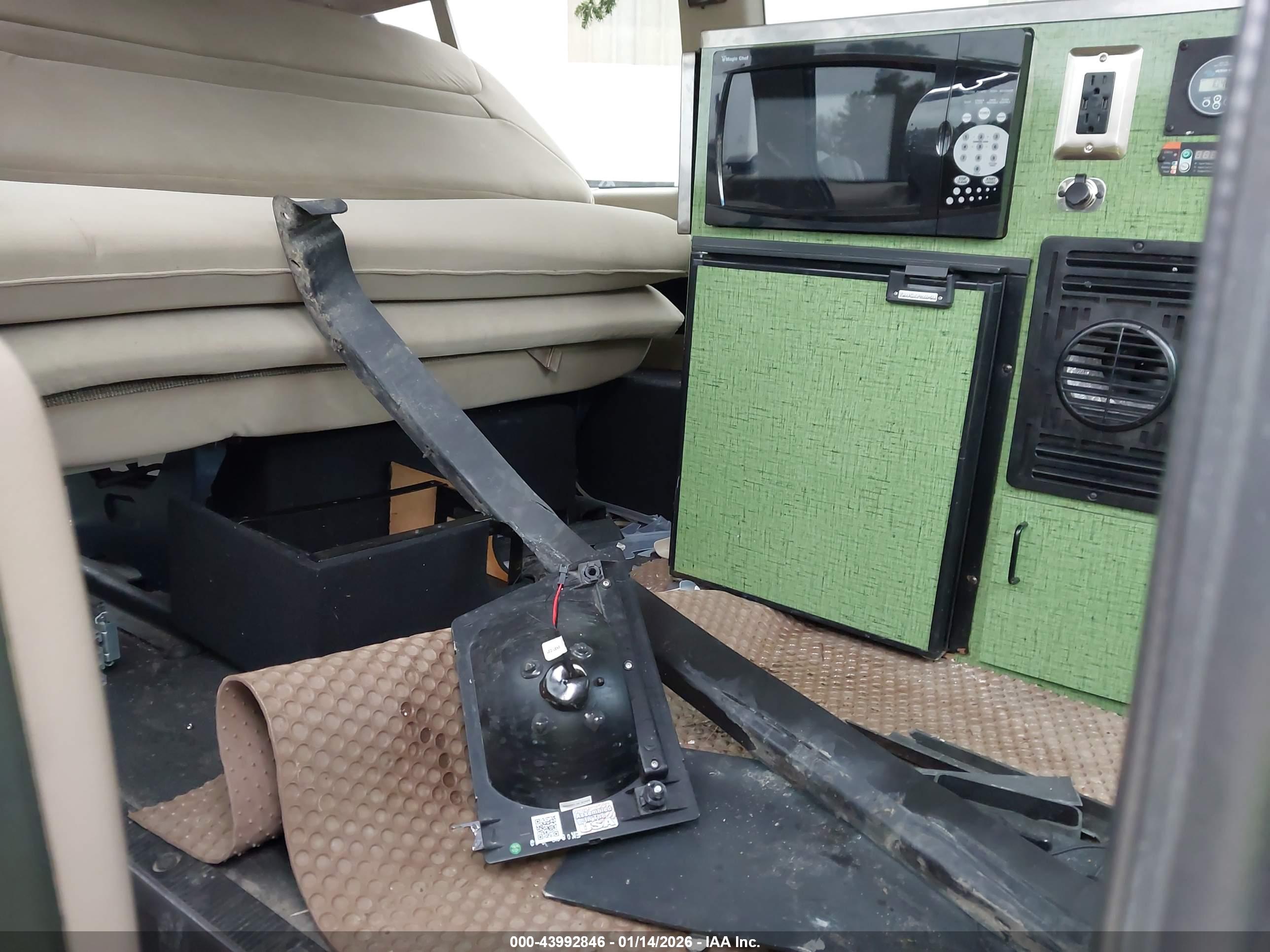 FORD E-350 image 8