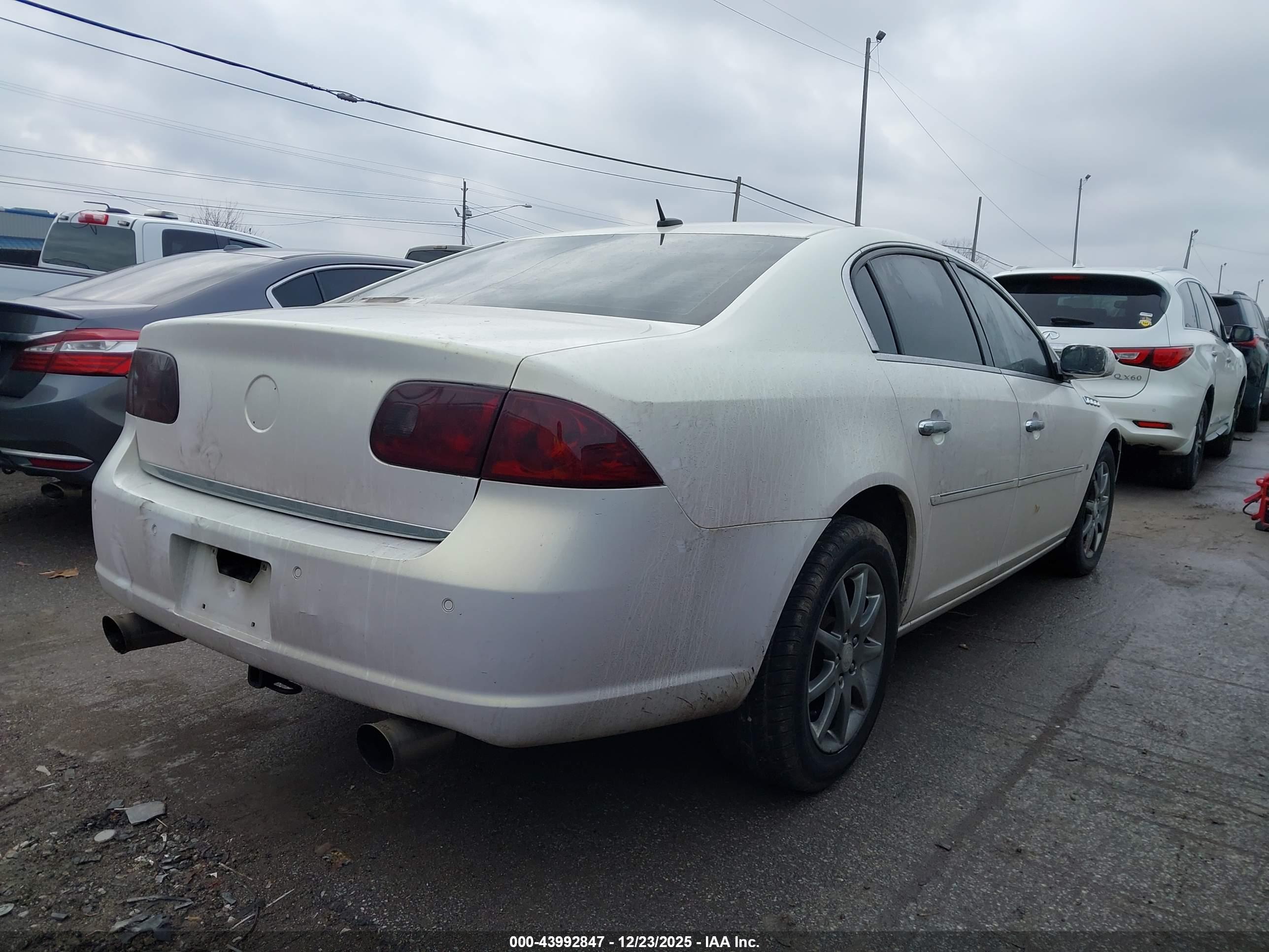 BUICK LUCERNE image 4