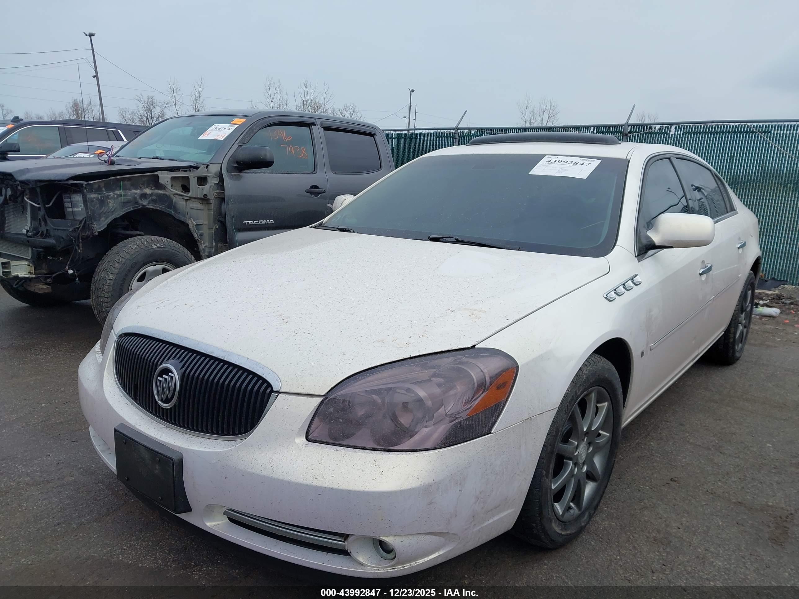 BUICK LUCERNE image 6