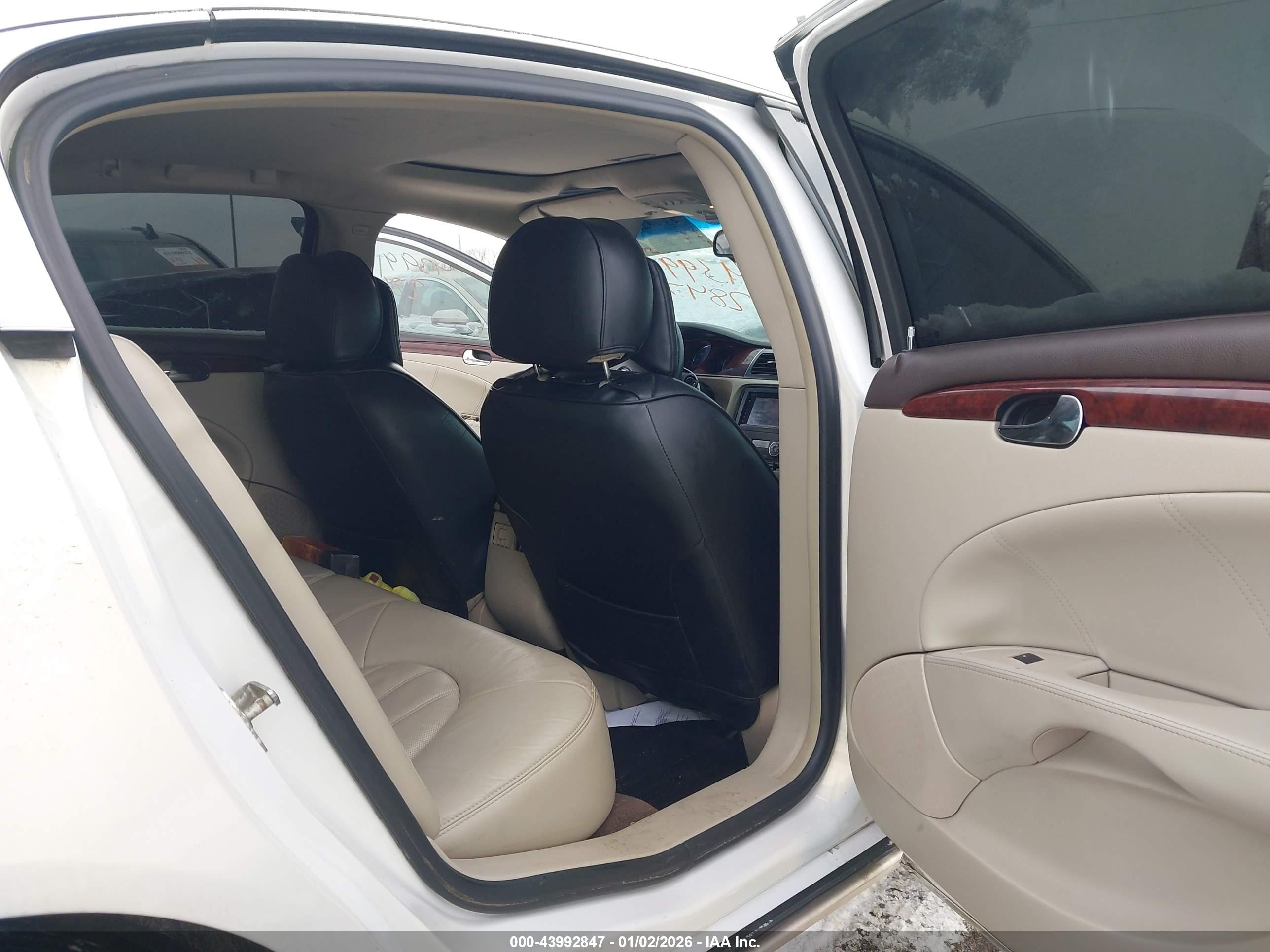 BUICK LUCERNE image 8