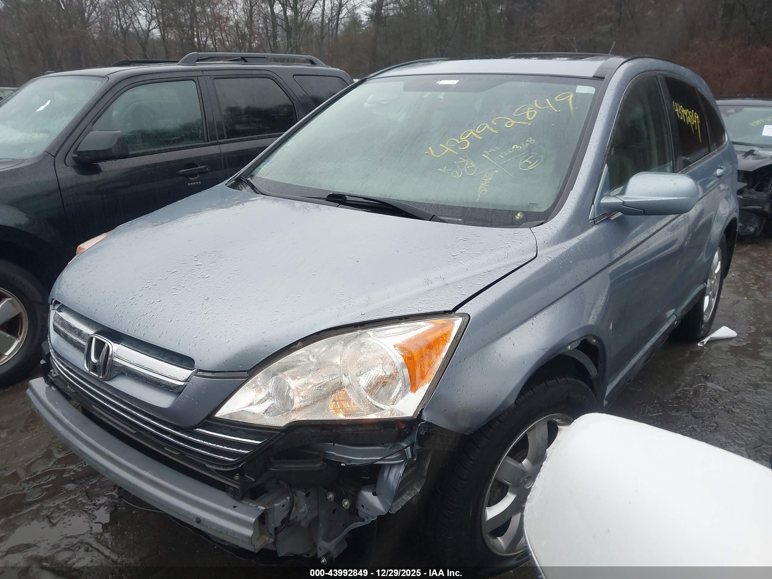 HONDA CR-V image 2