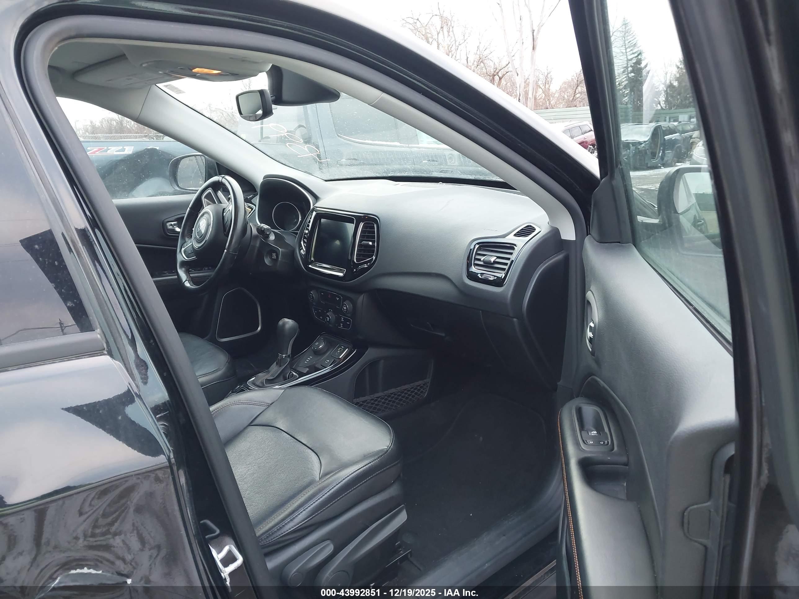 JEEP COMPASS image 5