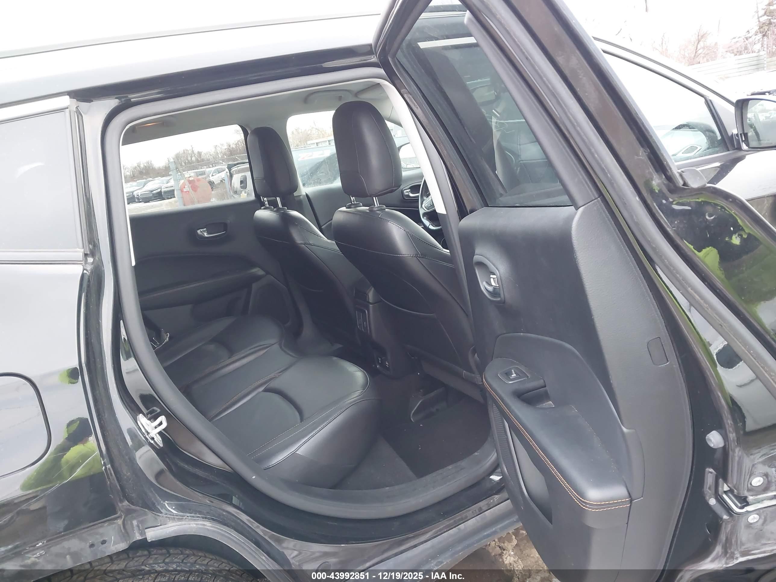 JEEP COMPASS image 8