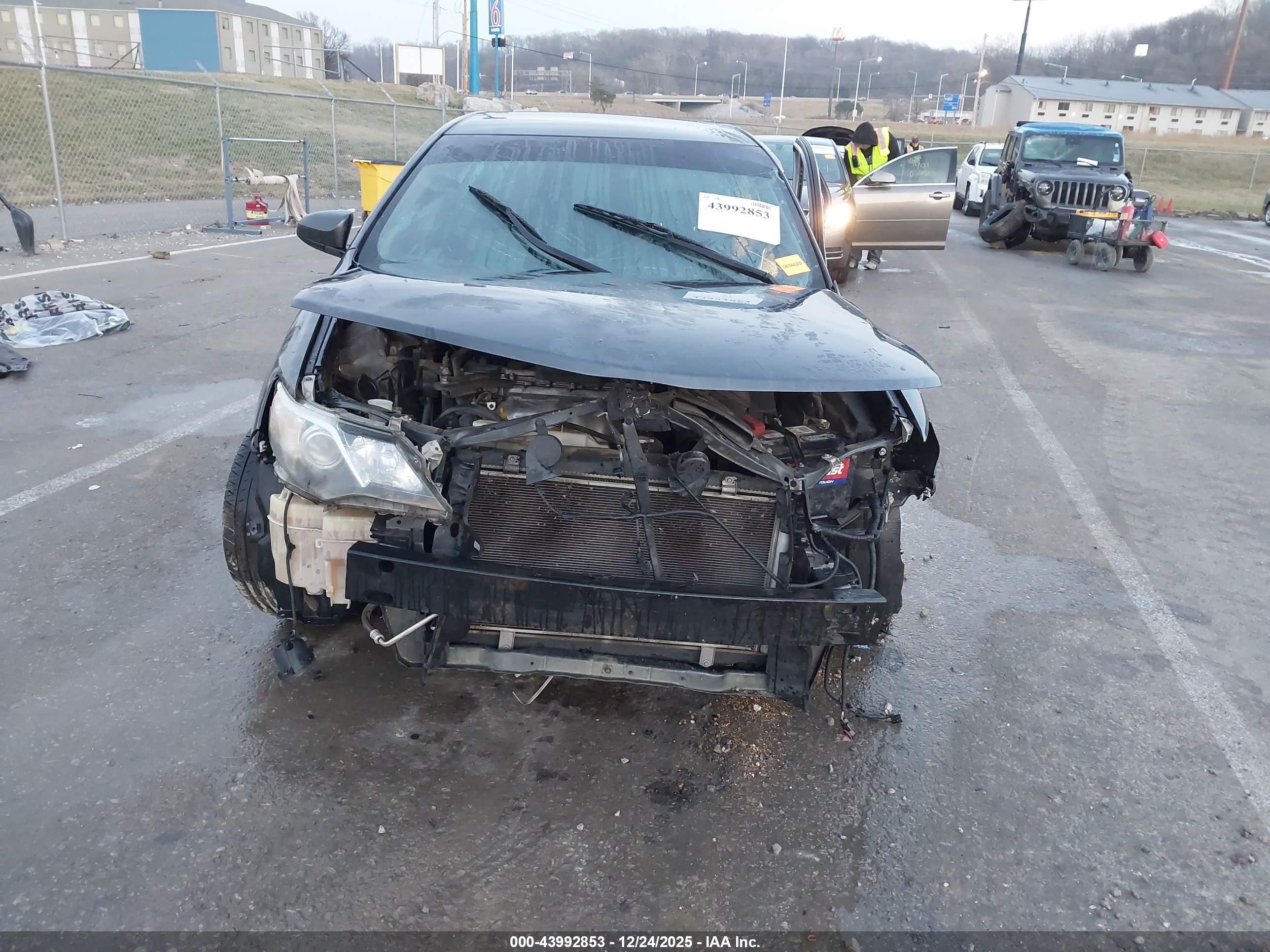 TOYOTA CAMRY image 6