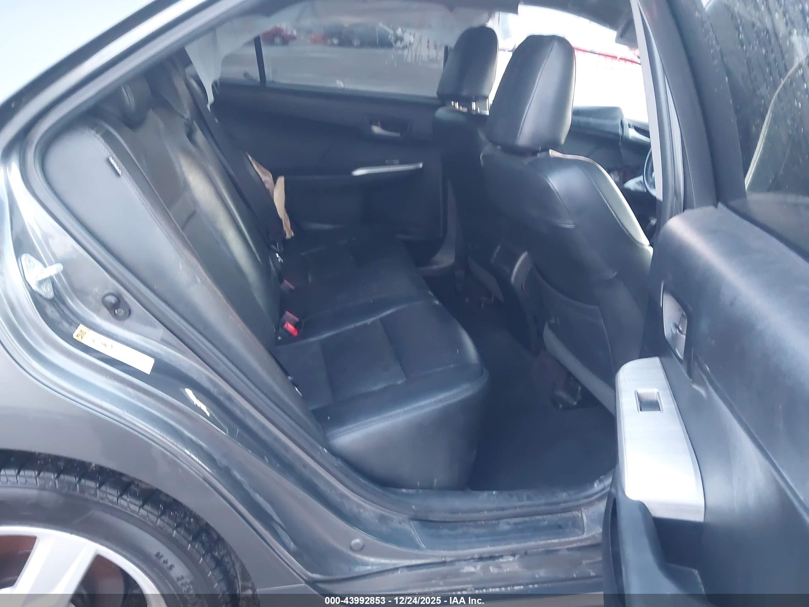 TOYOTA CAMRY image 8