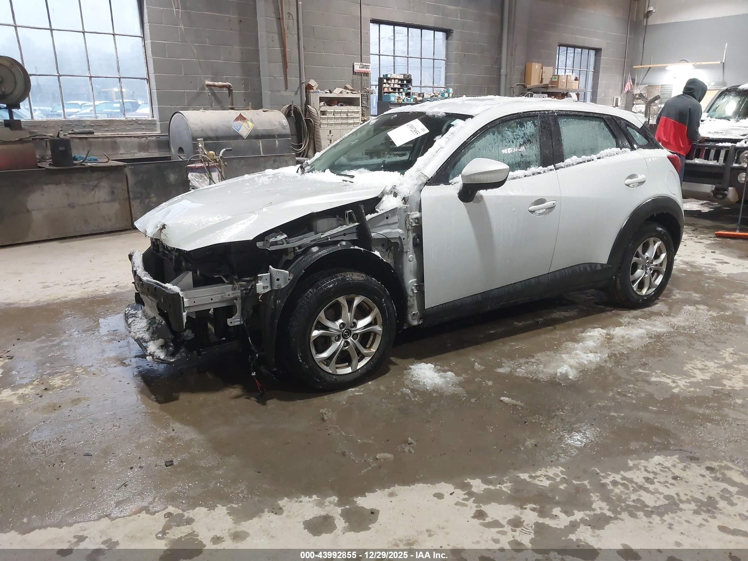 MAZDA CX-3 image 2