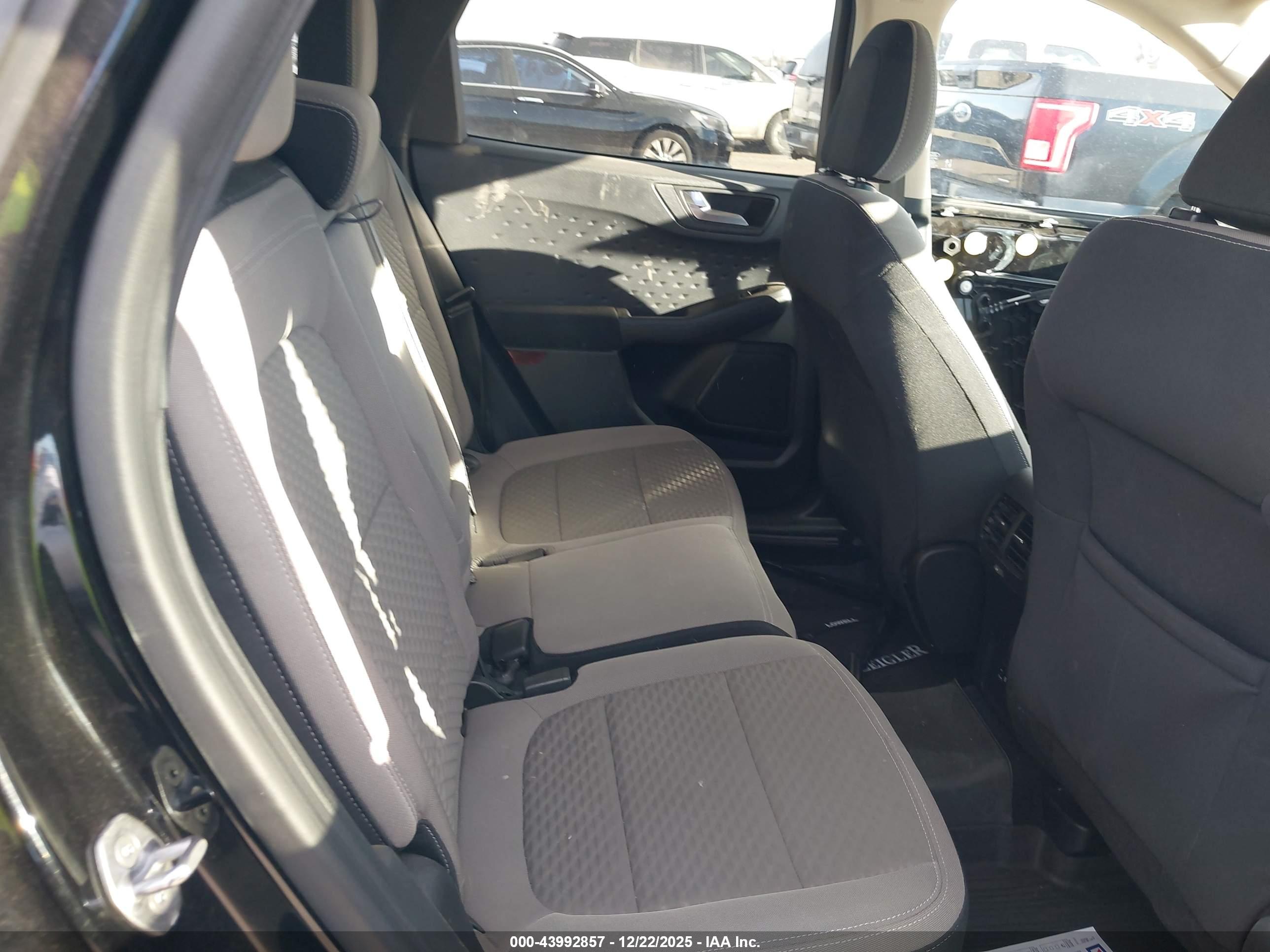 FORD ESCAPE image 8