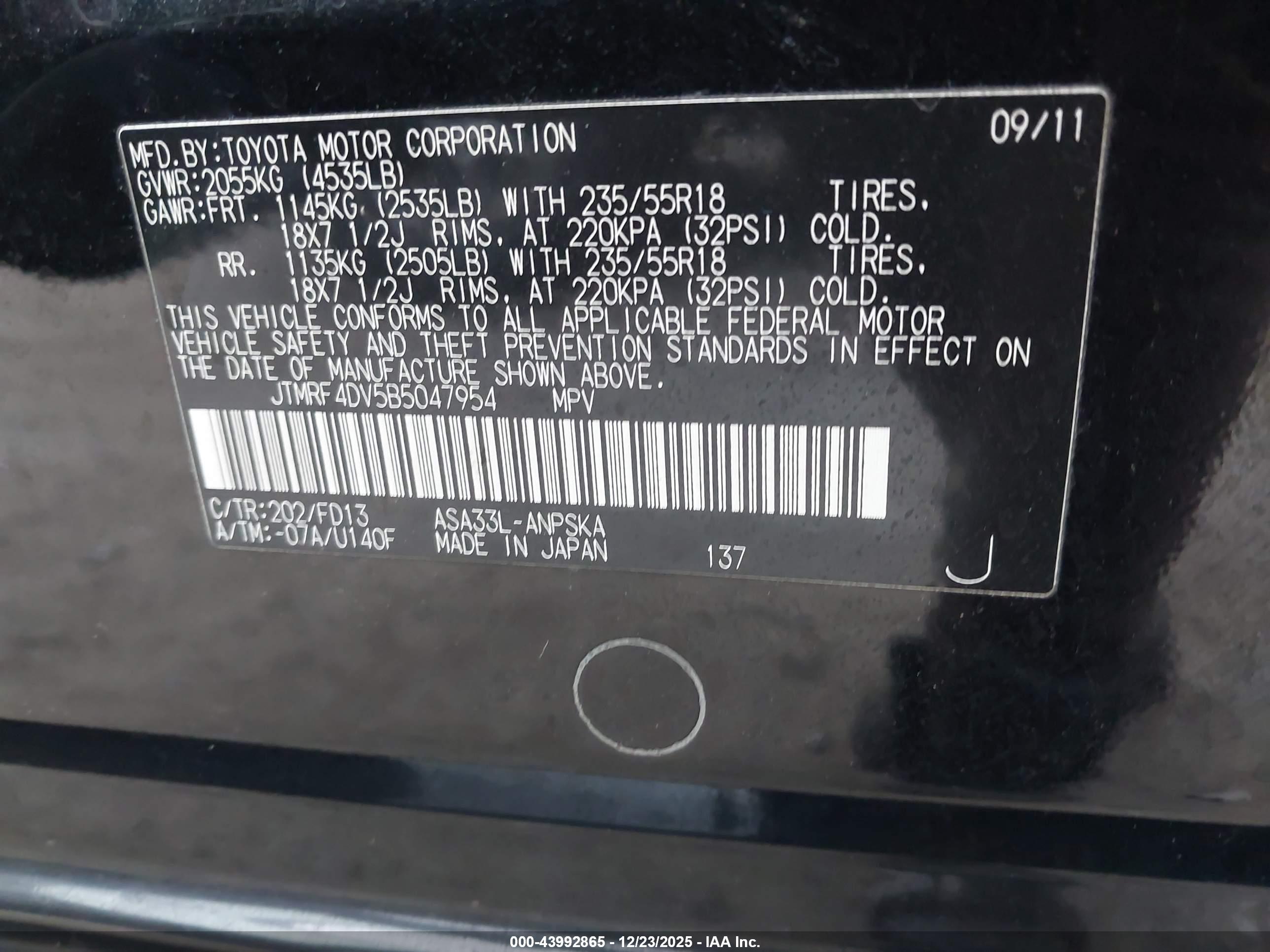 TOYOTA RAV4 image 9