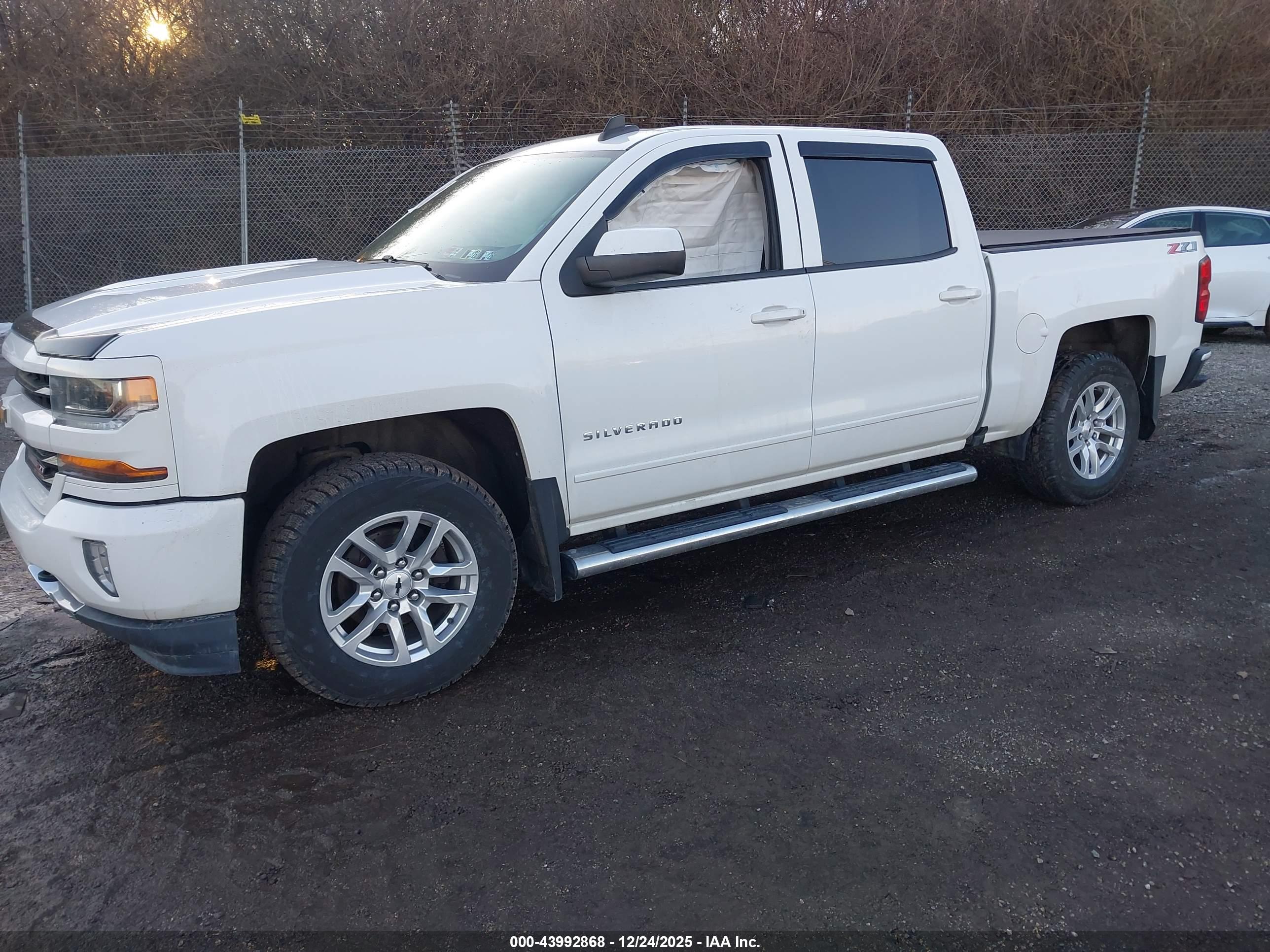 CHEVROLET SILVERADO image 2