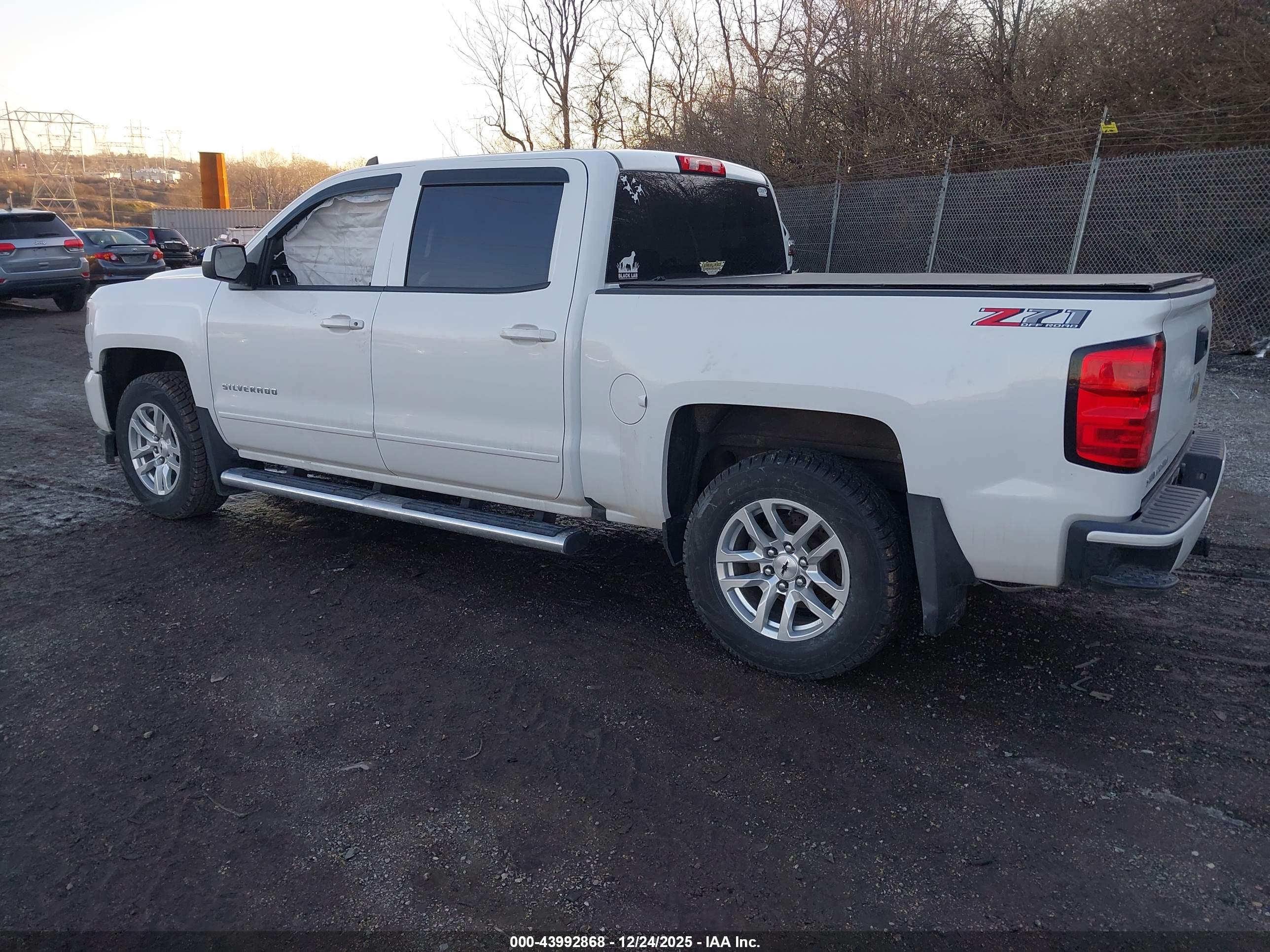 CHEVROLET SILVERADO image 3