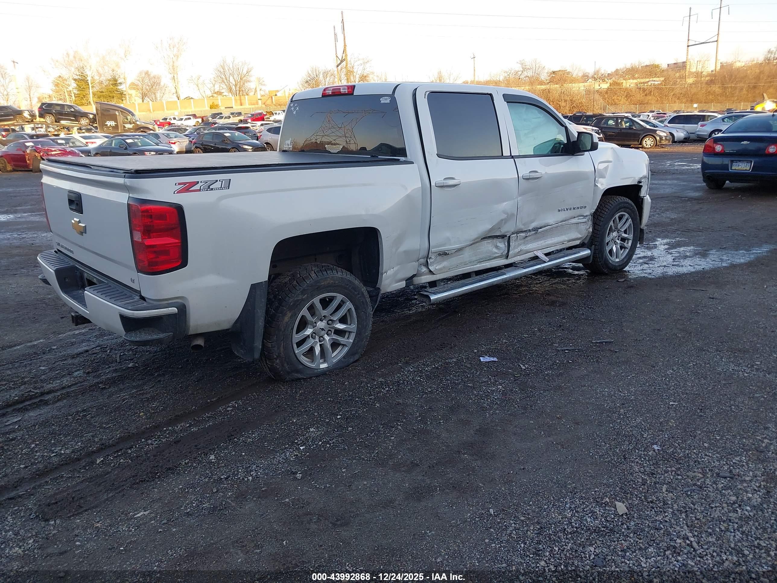 CHEVROLET SILVERADO image 4