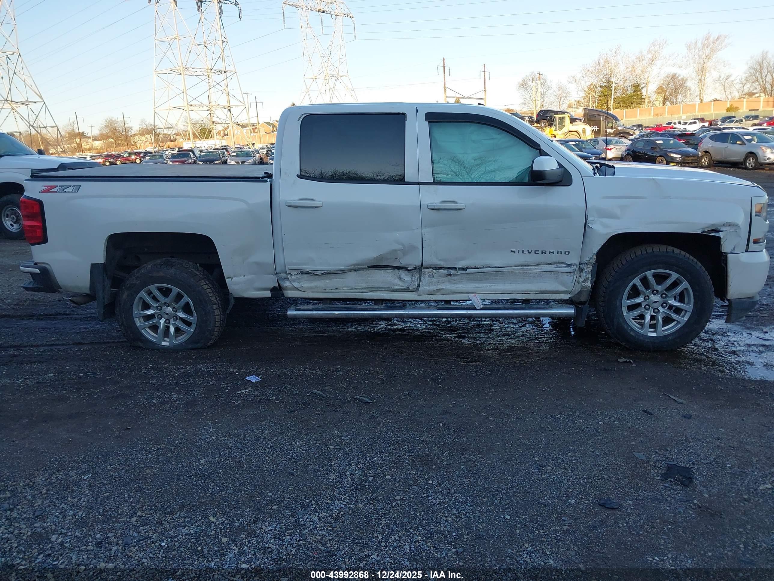 CHEVROLET SILVERADO image 6