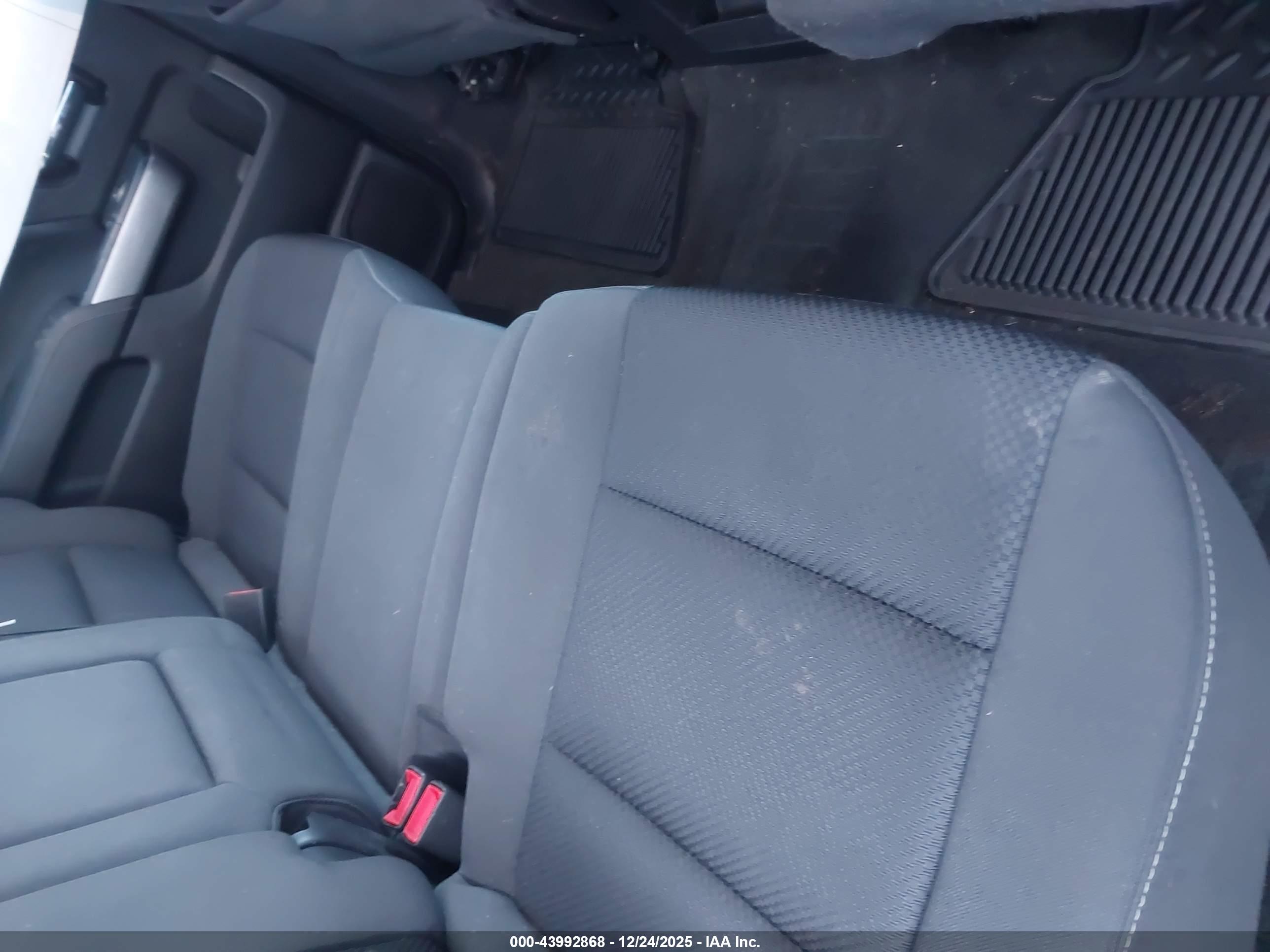 CHEVROLET SILVERADO image 8