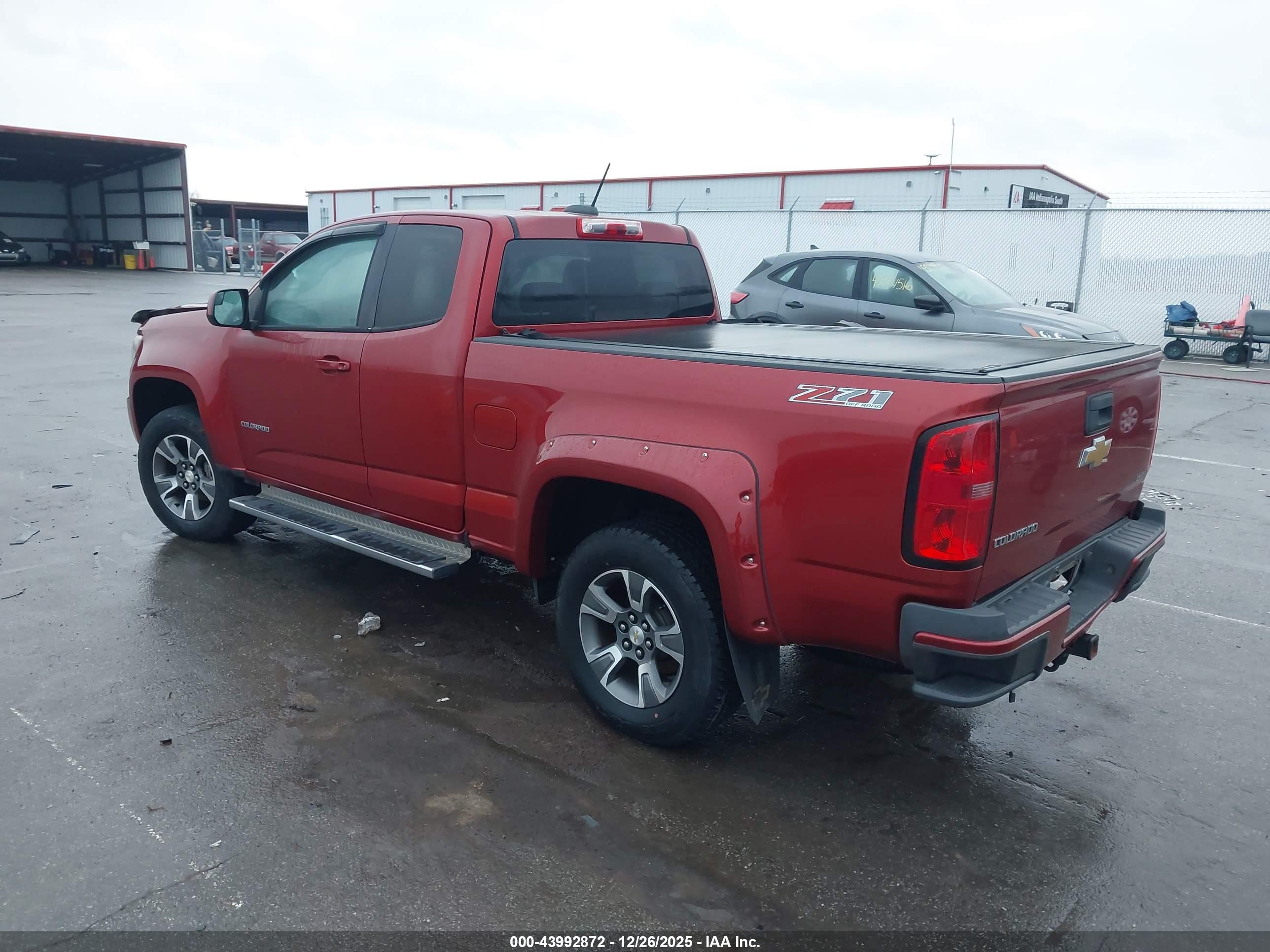 CHEVROLET COLORADO image 3