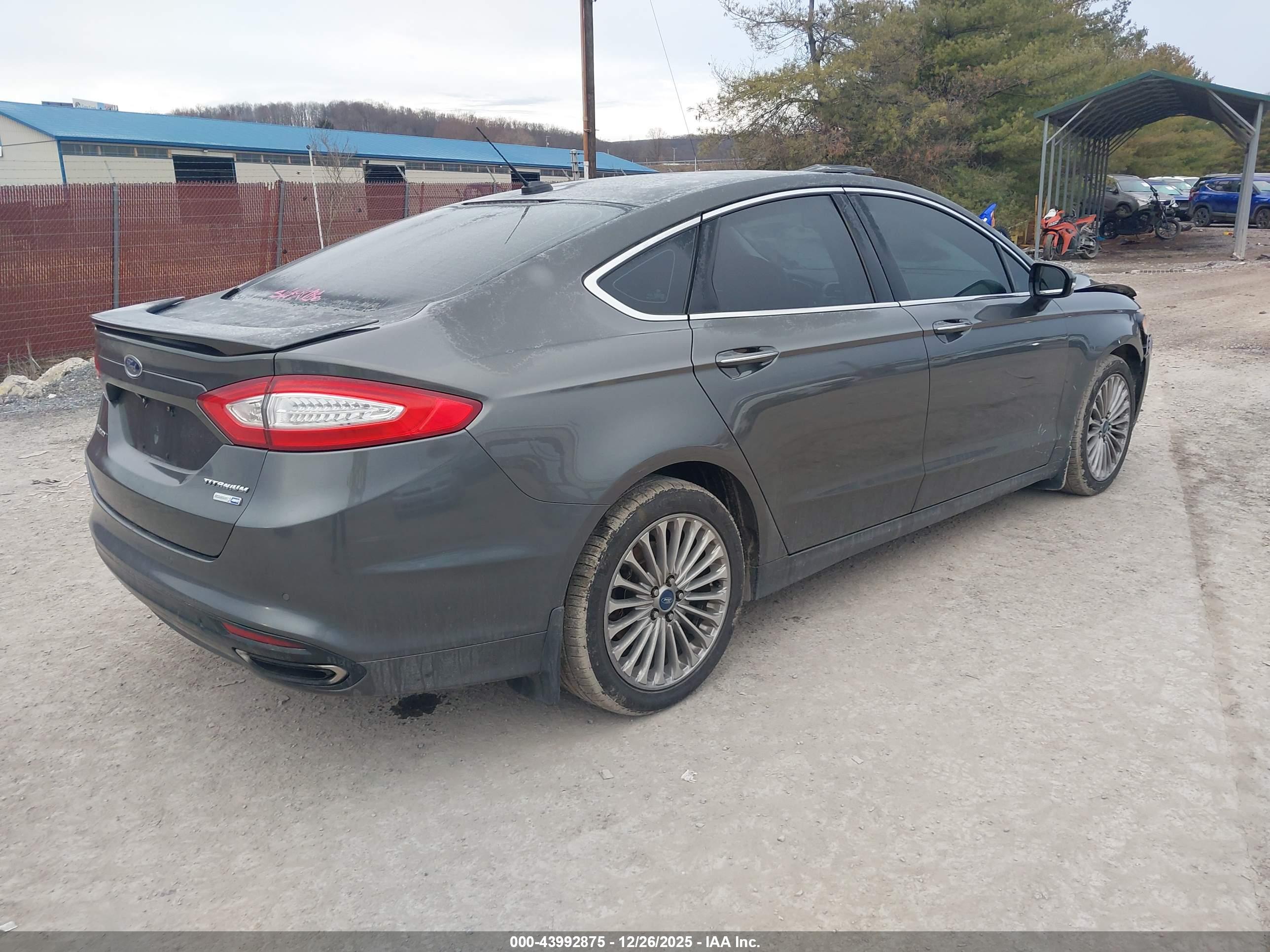 FORD FUSION image 4