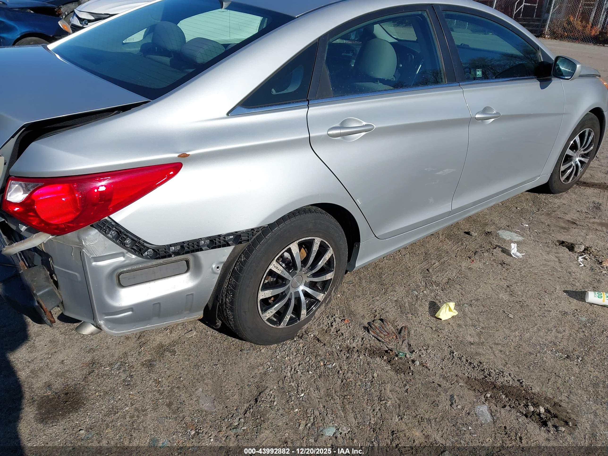 HYUNDAI SONATA image 4
