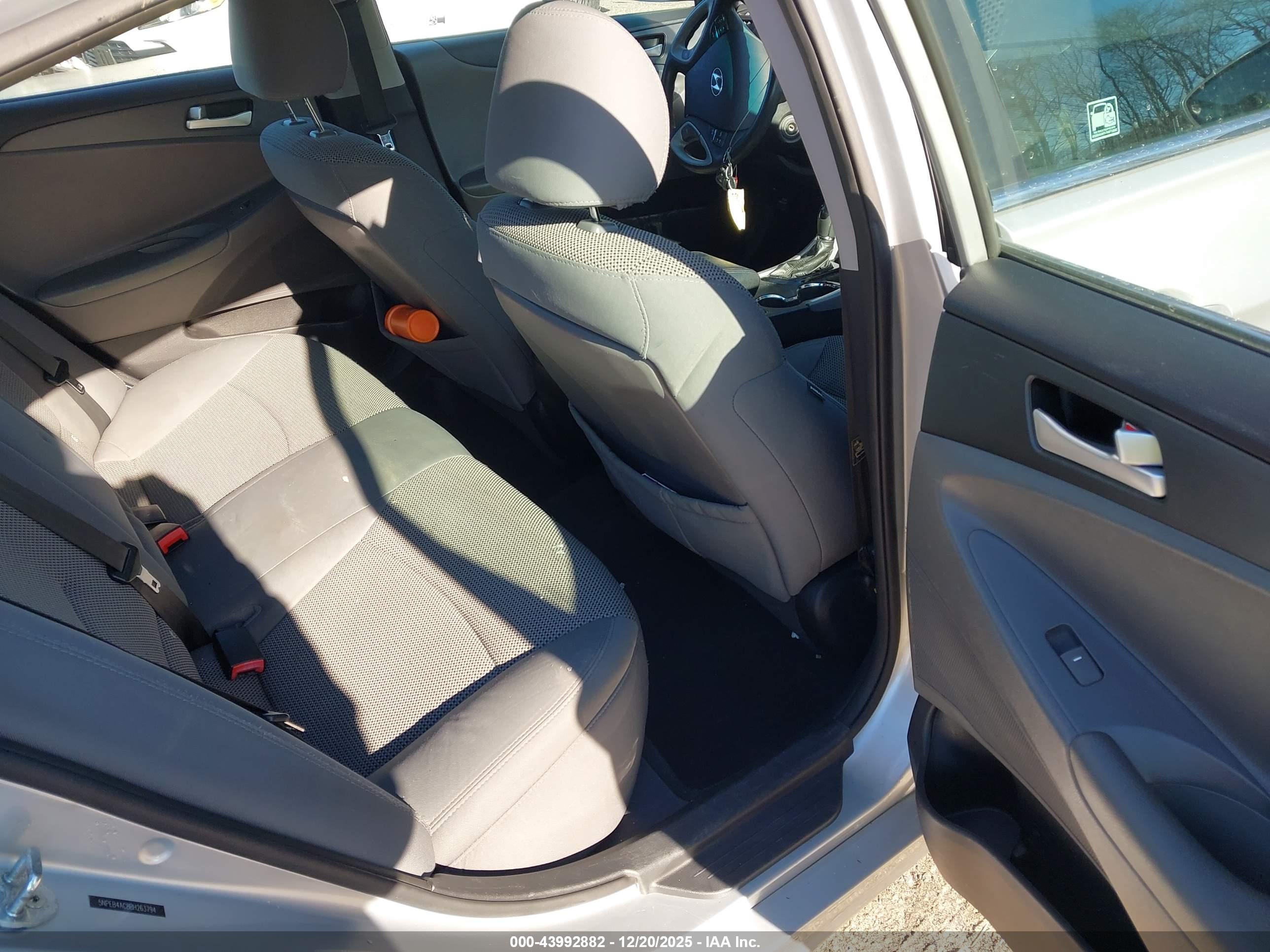 HYUNDAI SONATA image 8