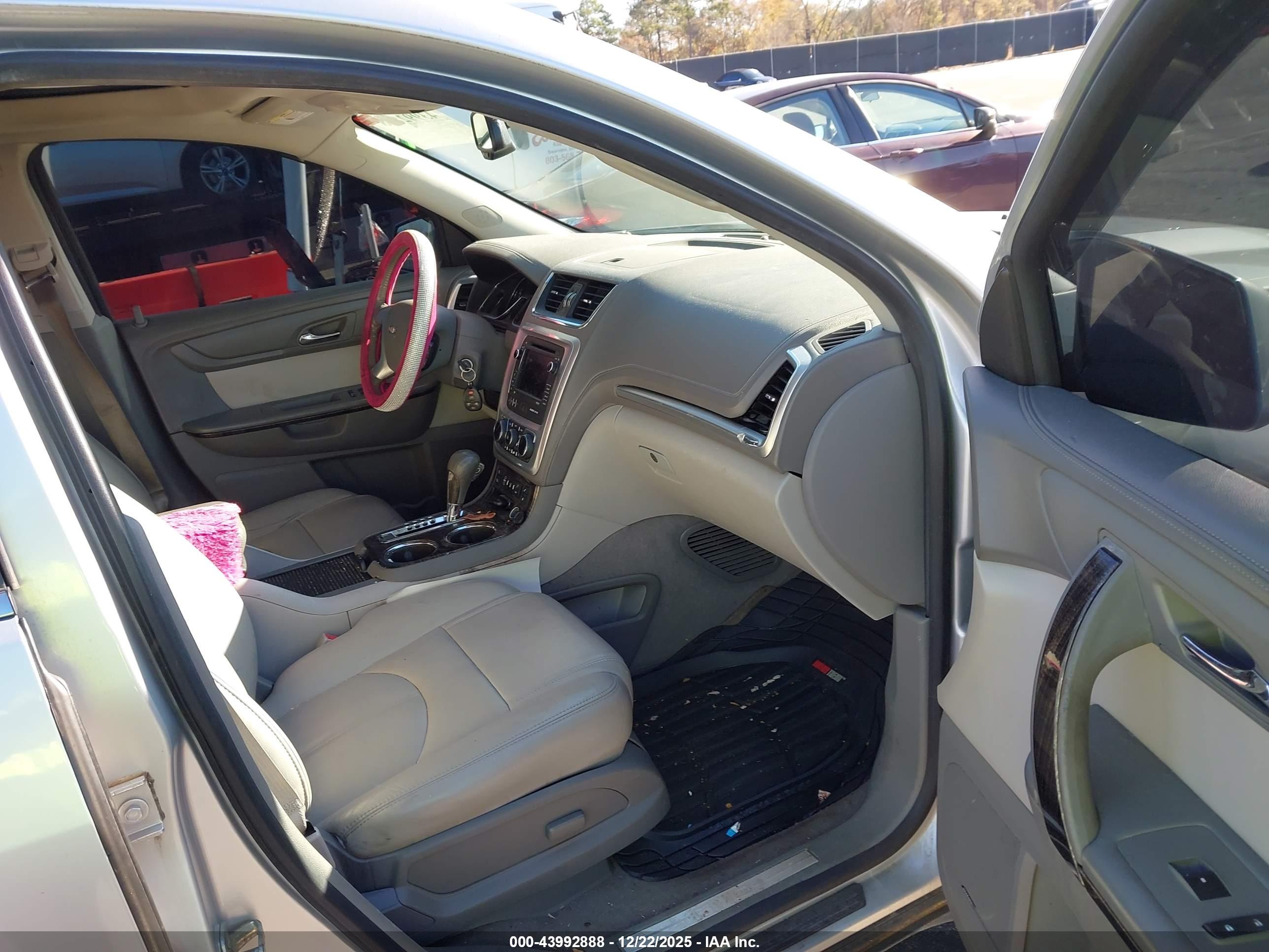 GMC ACADIA image 5