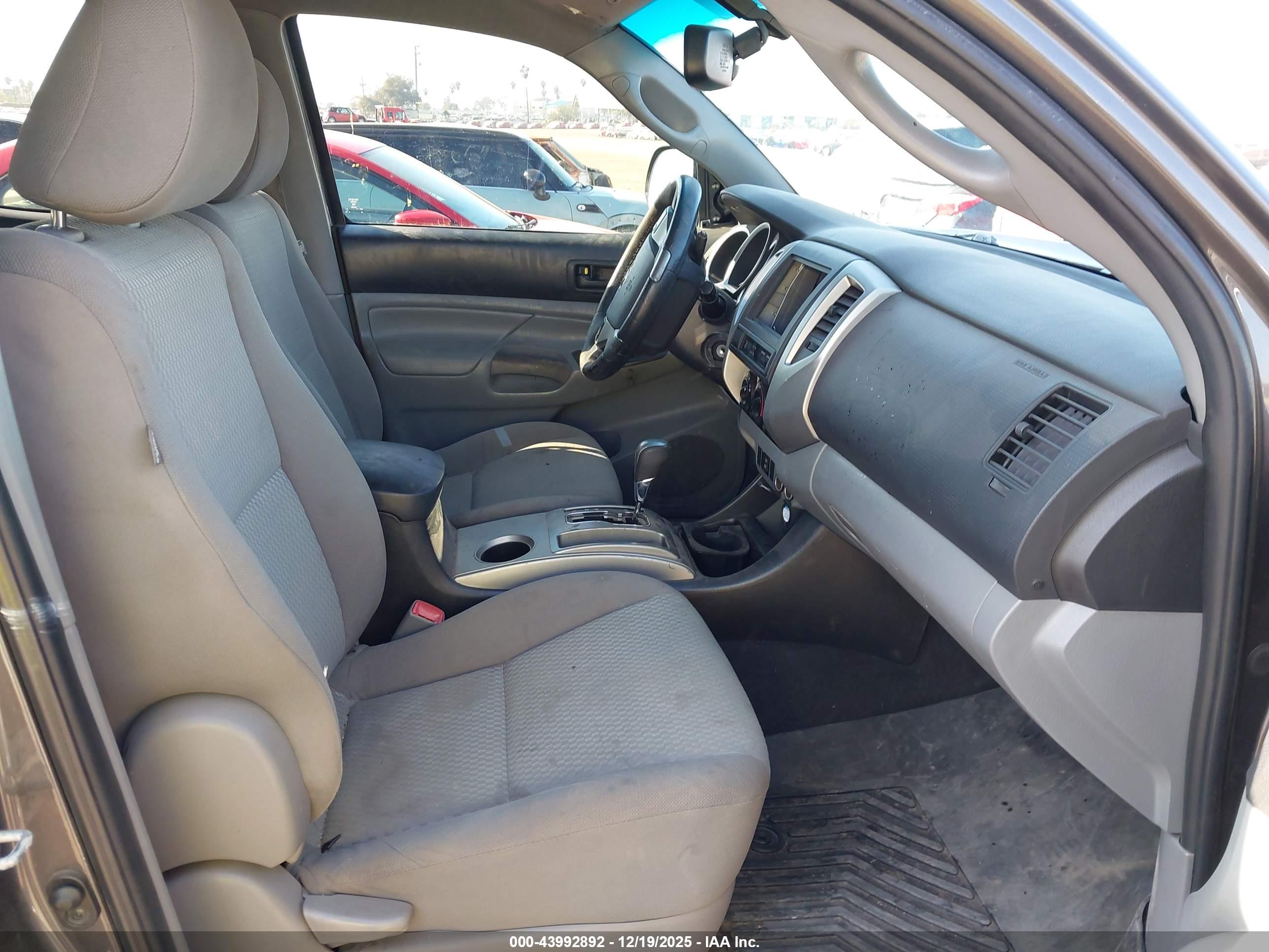 TOYOTA TACOMA image 5