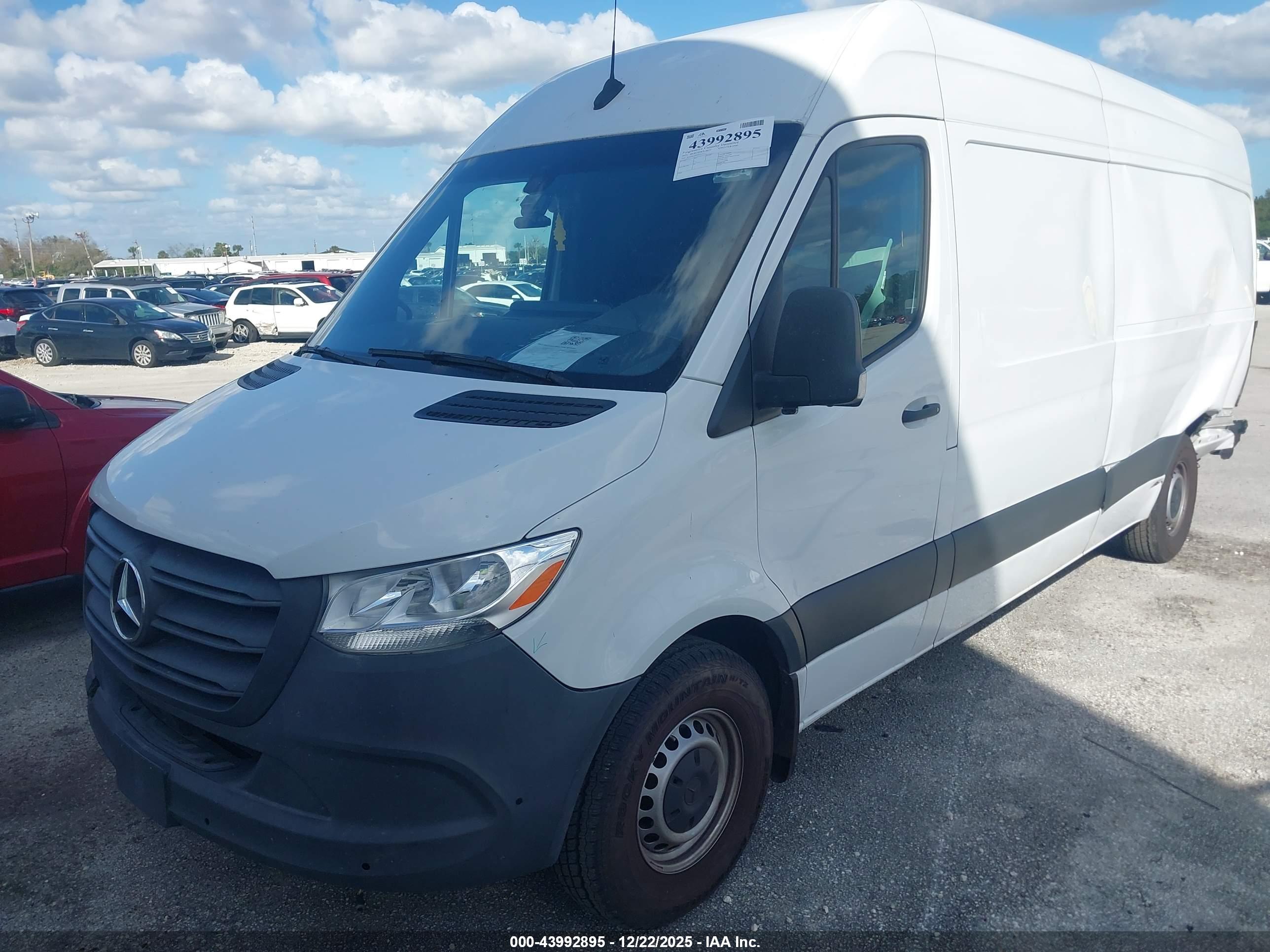 MERCEDES-BENZ SPRINTER image 2