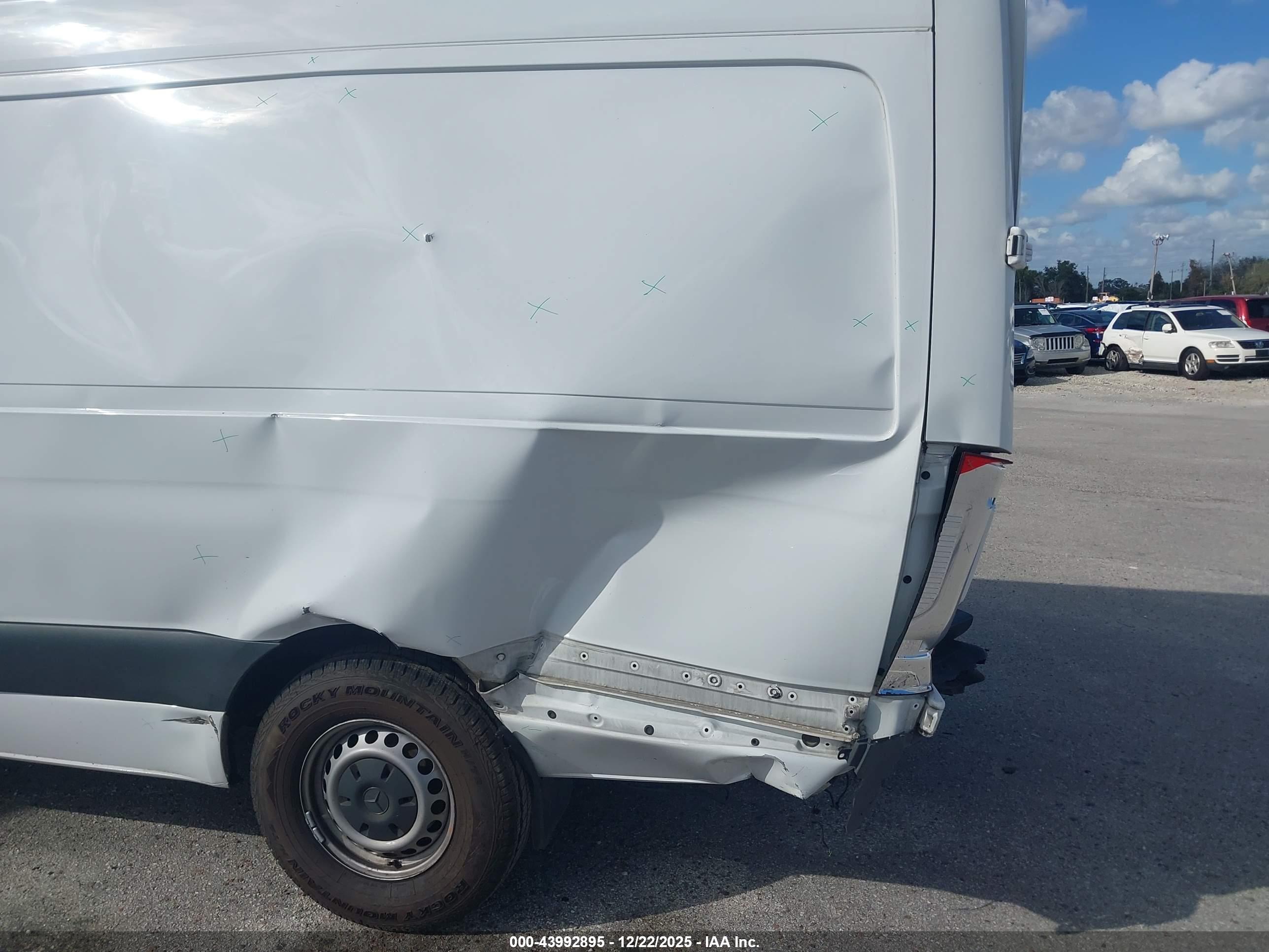 MERCEDES-BENZ SPRINTER image 6