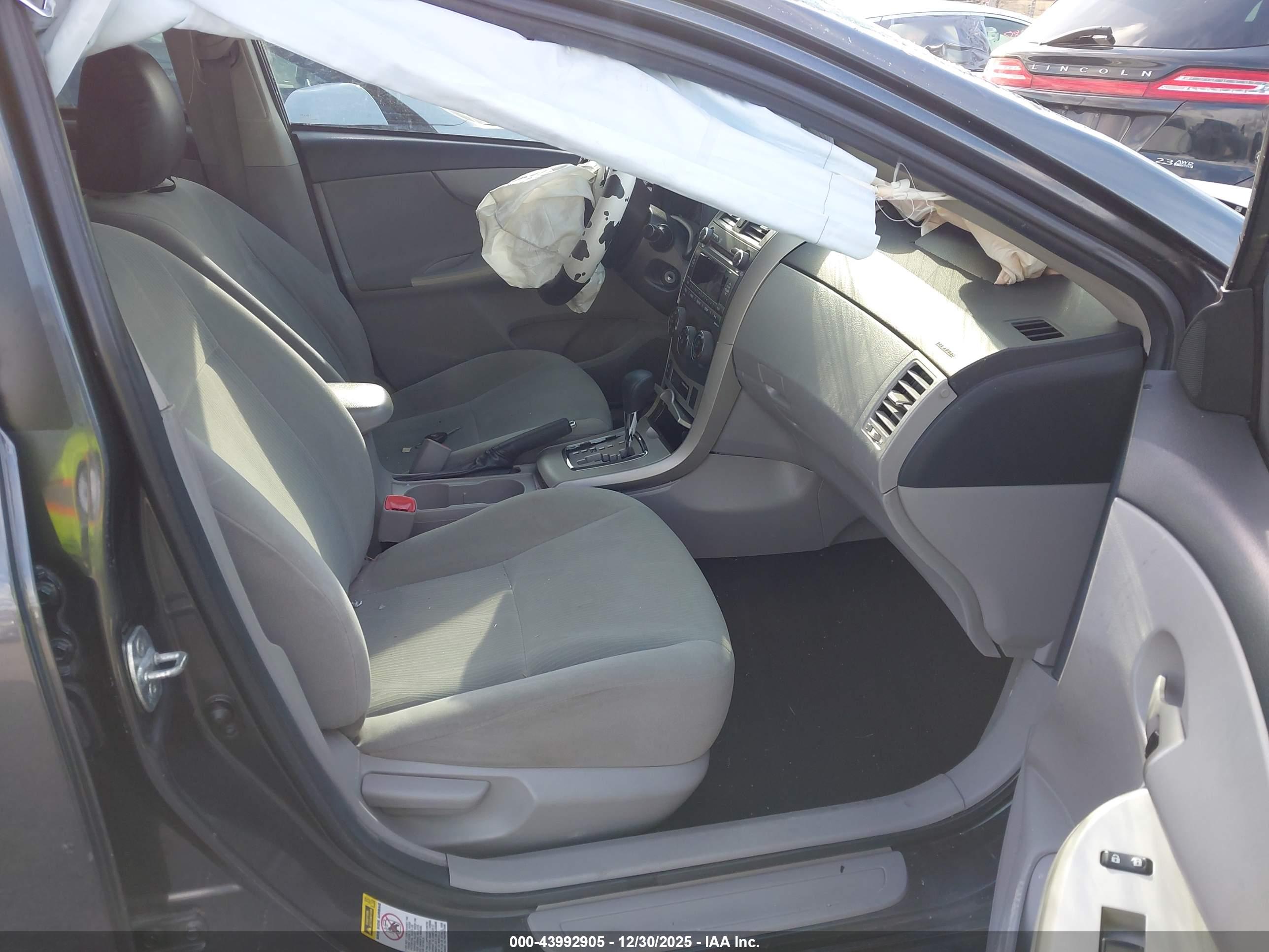 TOYOTA COROLLA image 5