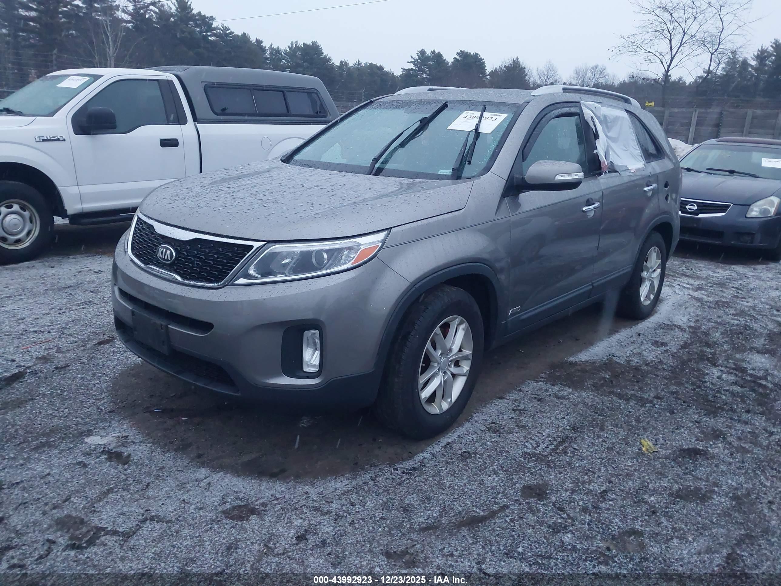KIA SORENTO image 2
