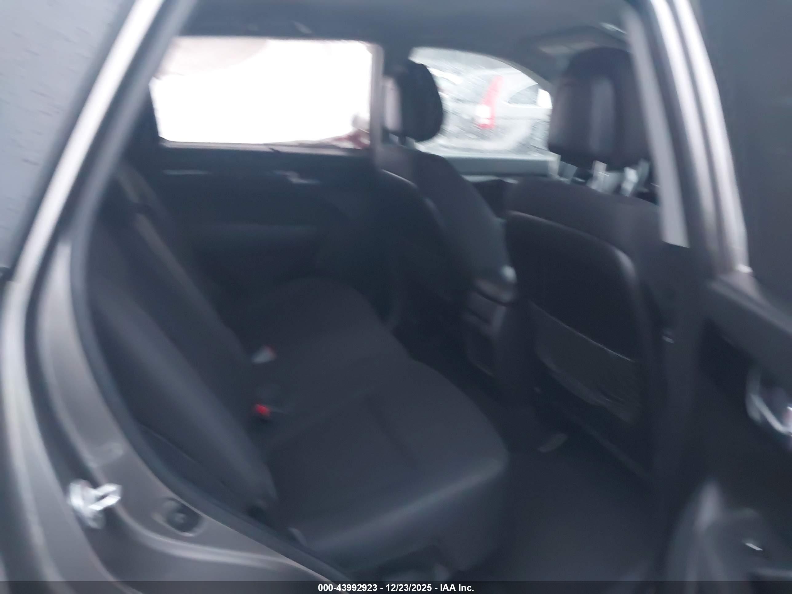 KIA SORENTO image 8