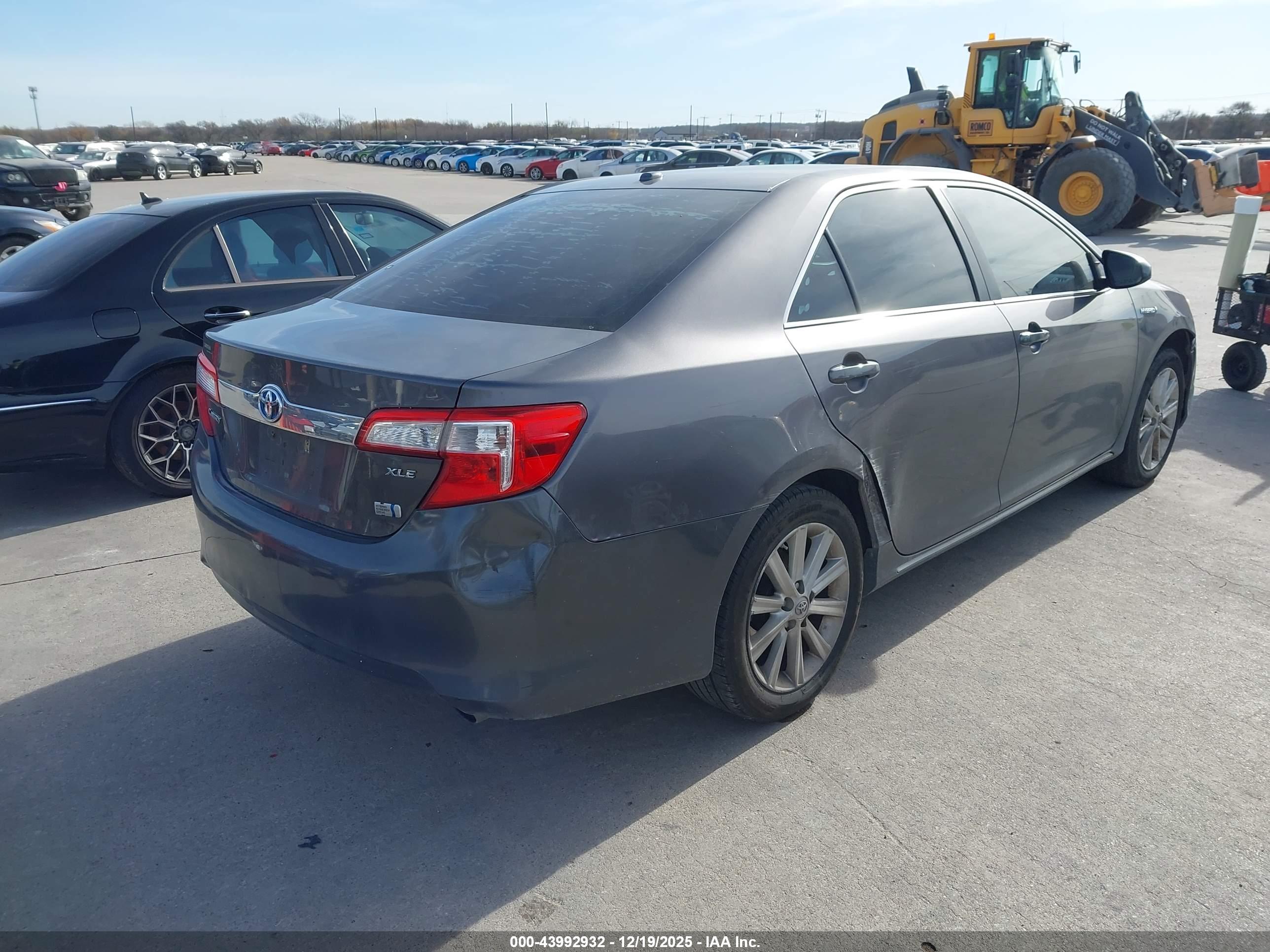 TOYOTA CAMRY image 4